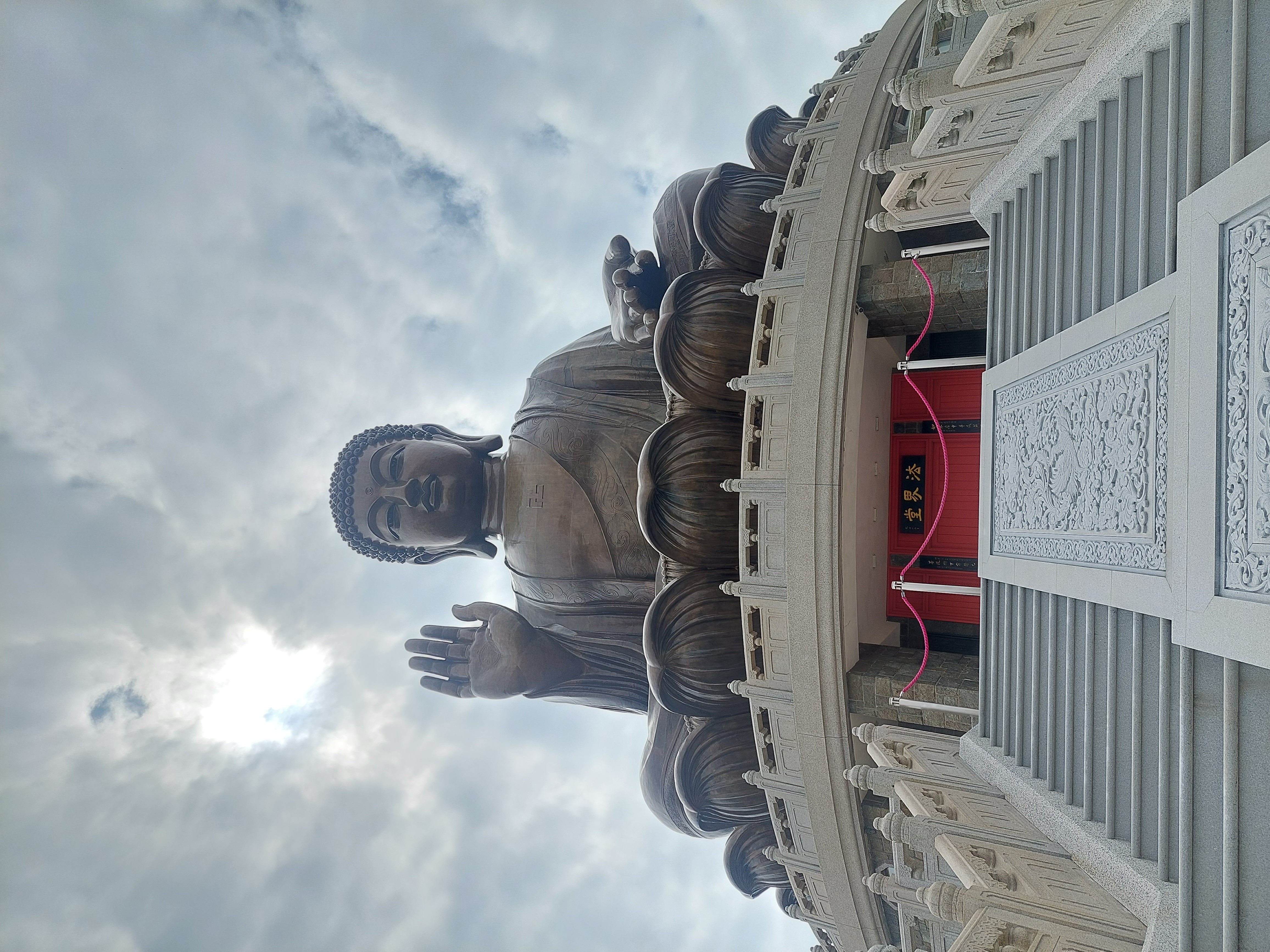 1. 活在当下 吃好眼前的饭,喝好眼前的水,做好眼前的事,关注眼前的人