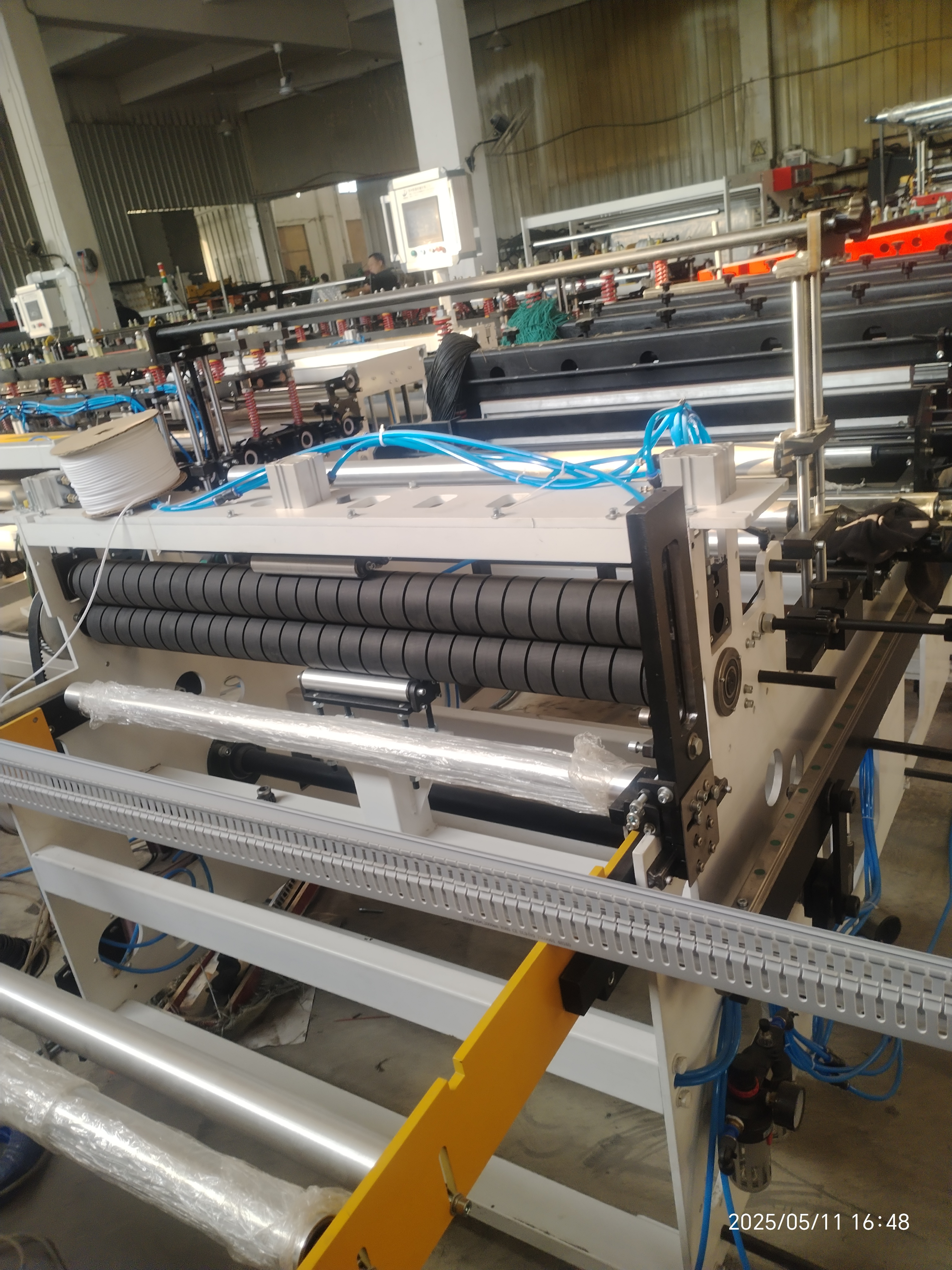 气柱袋机器,,厂家直销,想要开厂投资的,做包装行业,要买机器老板,看