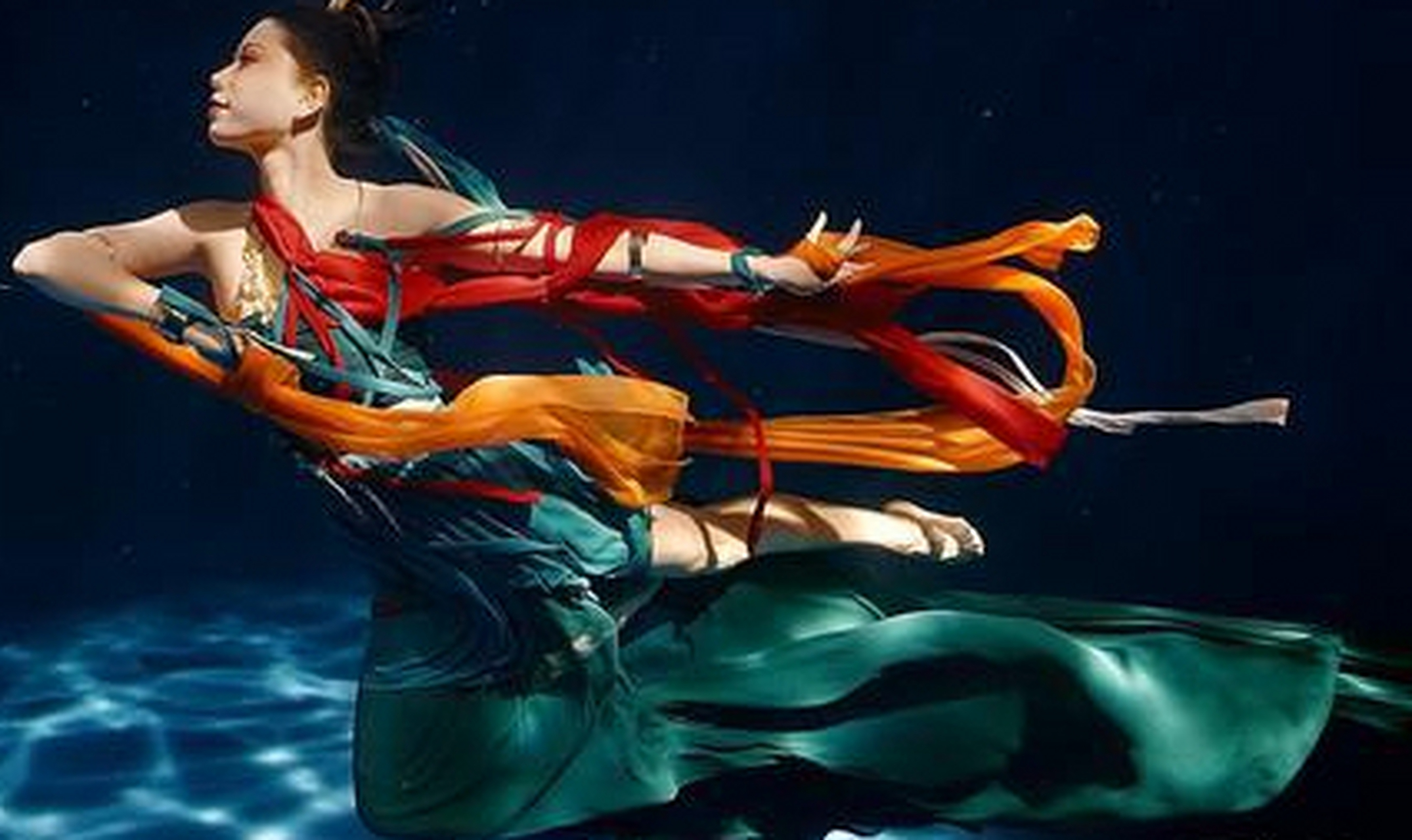 河南卫视水下洛神舞@中国江西卫视 江西卫视啊,你看看人家[三哈]