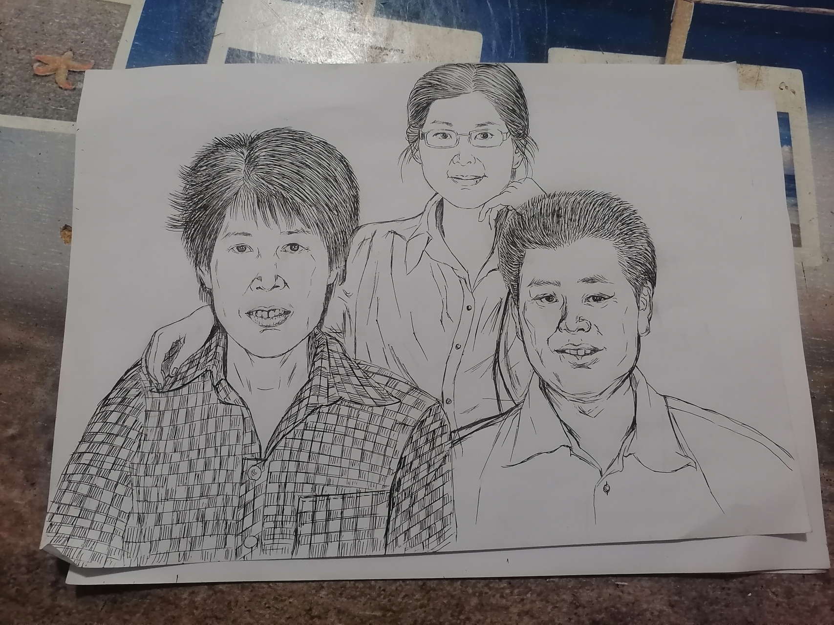 插个队,画一幅结婚前日和爸爸妈妈的合照.