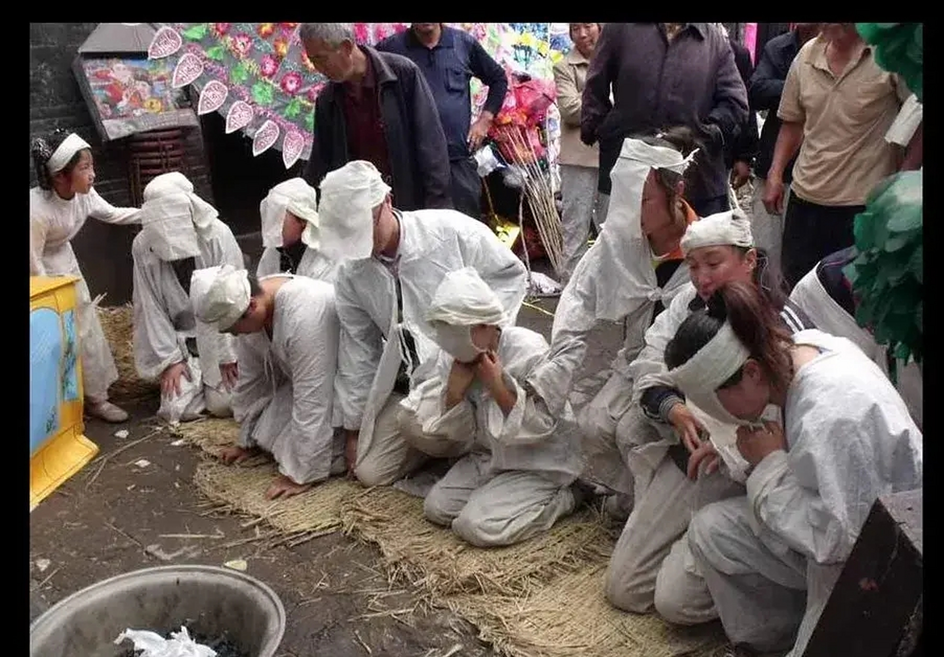 老公听了这个消息有些懵,因为我们俩在一个单位工作