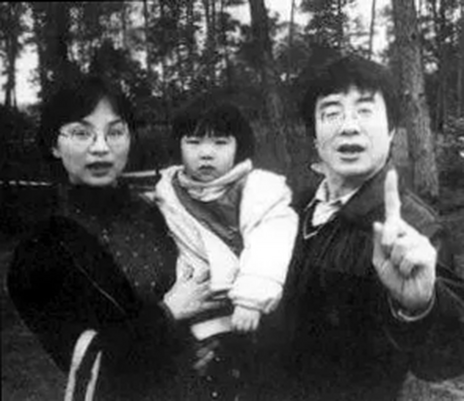 "妞妞,是爸爸我亲手杀了你"……作家周国平老来得女,但还没满月的妞妞
