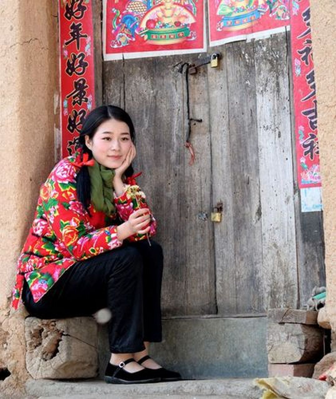在我们农村35岁以上没房想娶老婆的,希望很渺茫了.