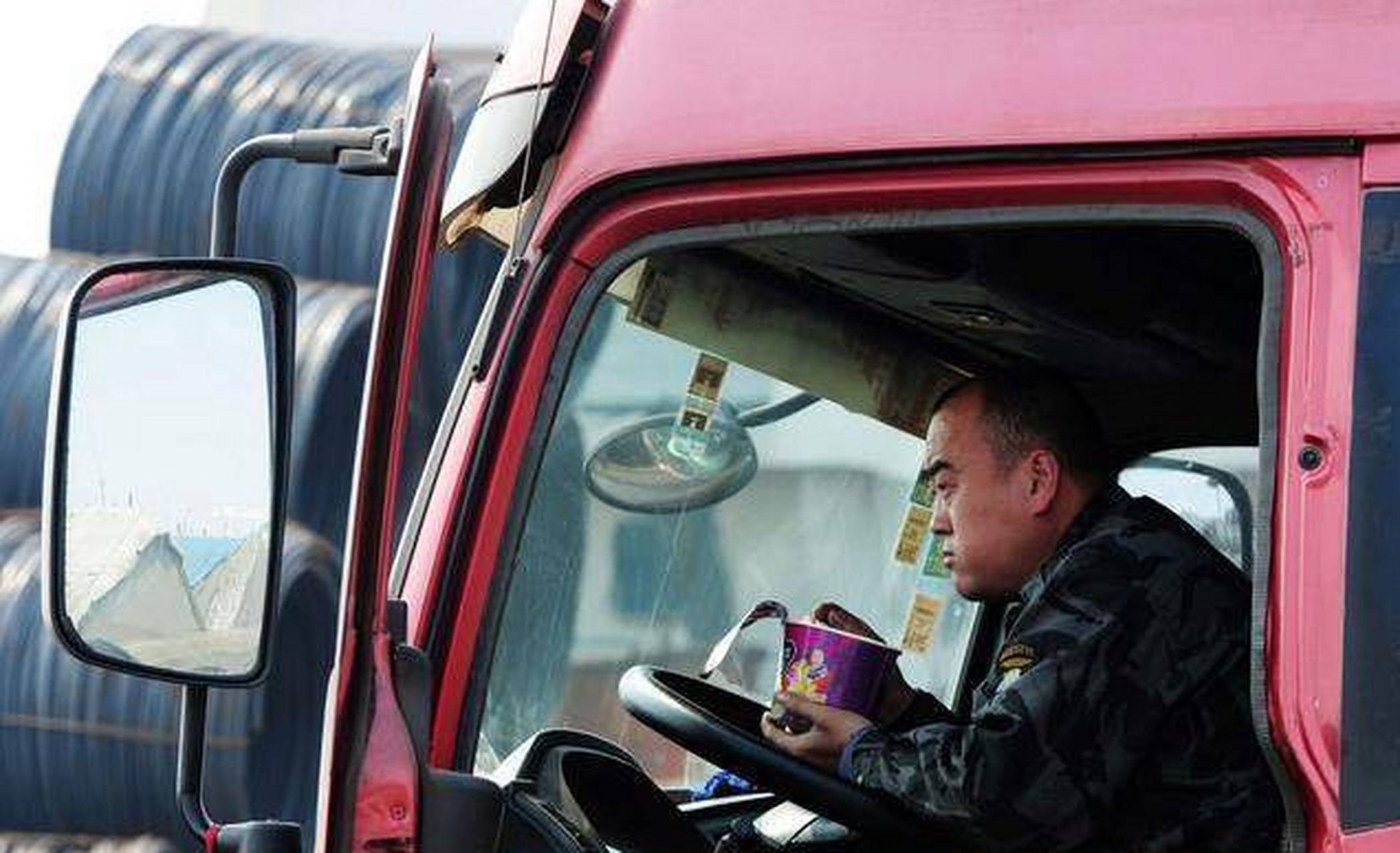 大车司机真的是拿命在挣钱呀!