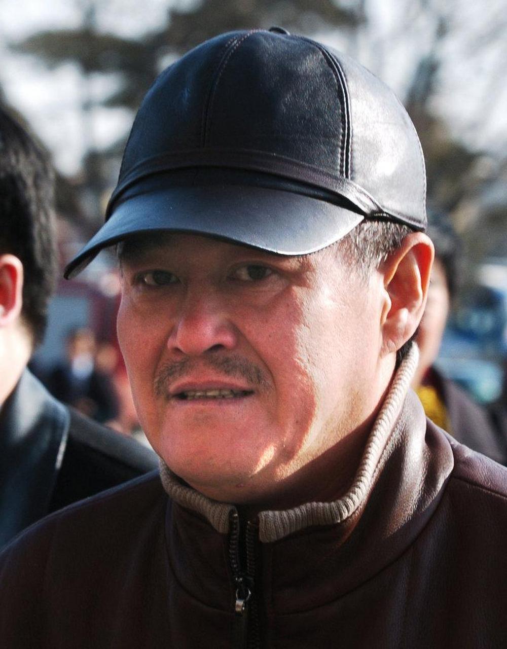 2009年,赵本山脑溢血差点走了,痊愈之后,他凑了13亿,花4亿在海南买了