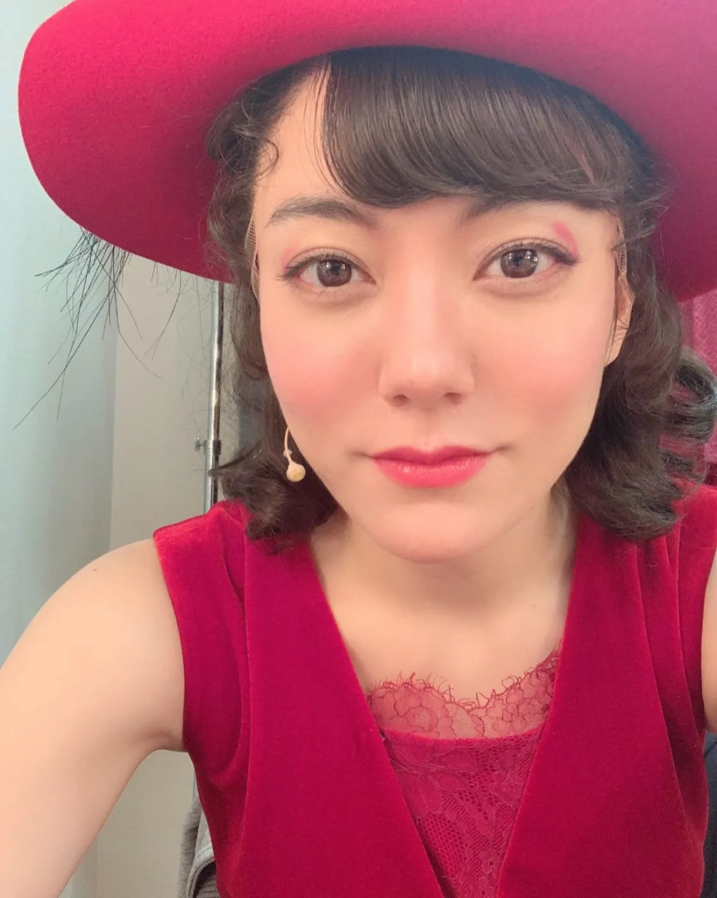 她曾经是周杰伦主演电影《头文字d》的女主角,她的颜值没有以前那么