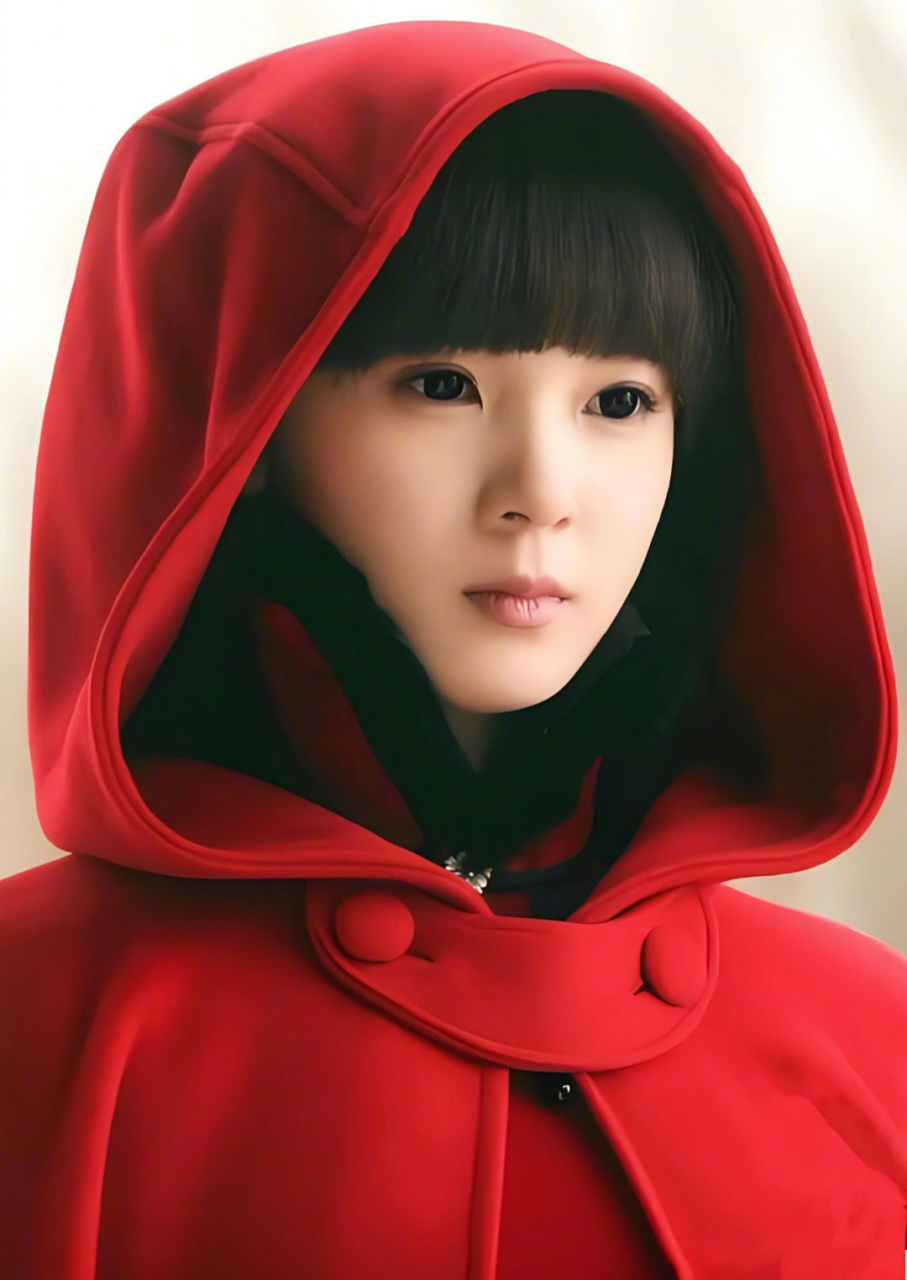 陈瑶凭借《无心法师》岳绮罗这个角色在娱乐圈有了姓名,但后续资源没