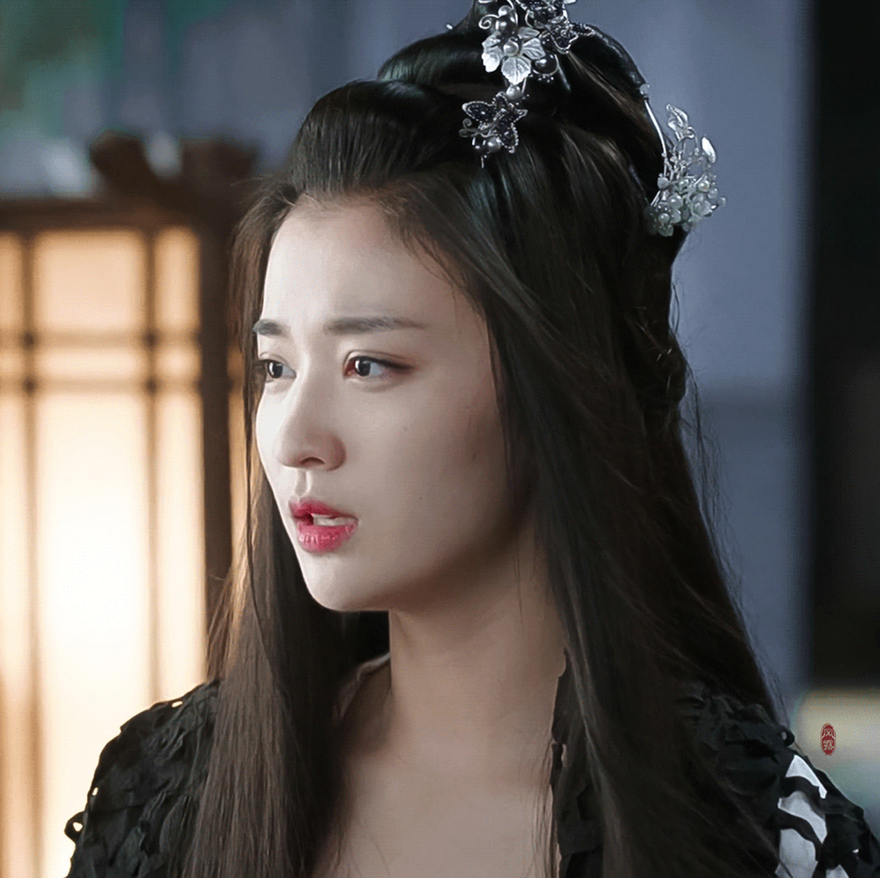 王楚然99年,开始冒头挺早的了,最重要的两个古装女配角色柳惜音(17岁)