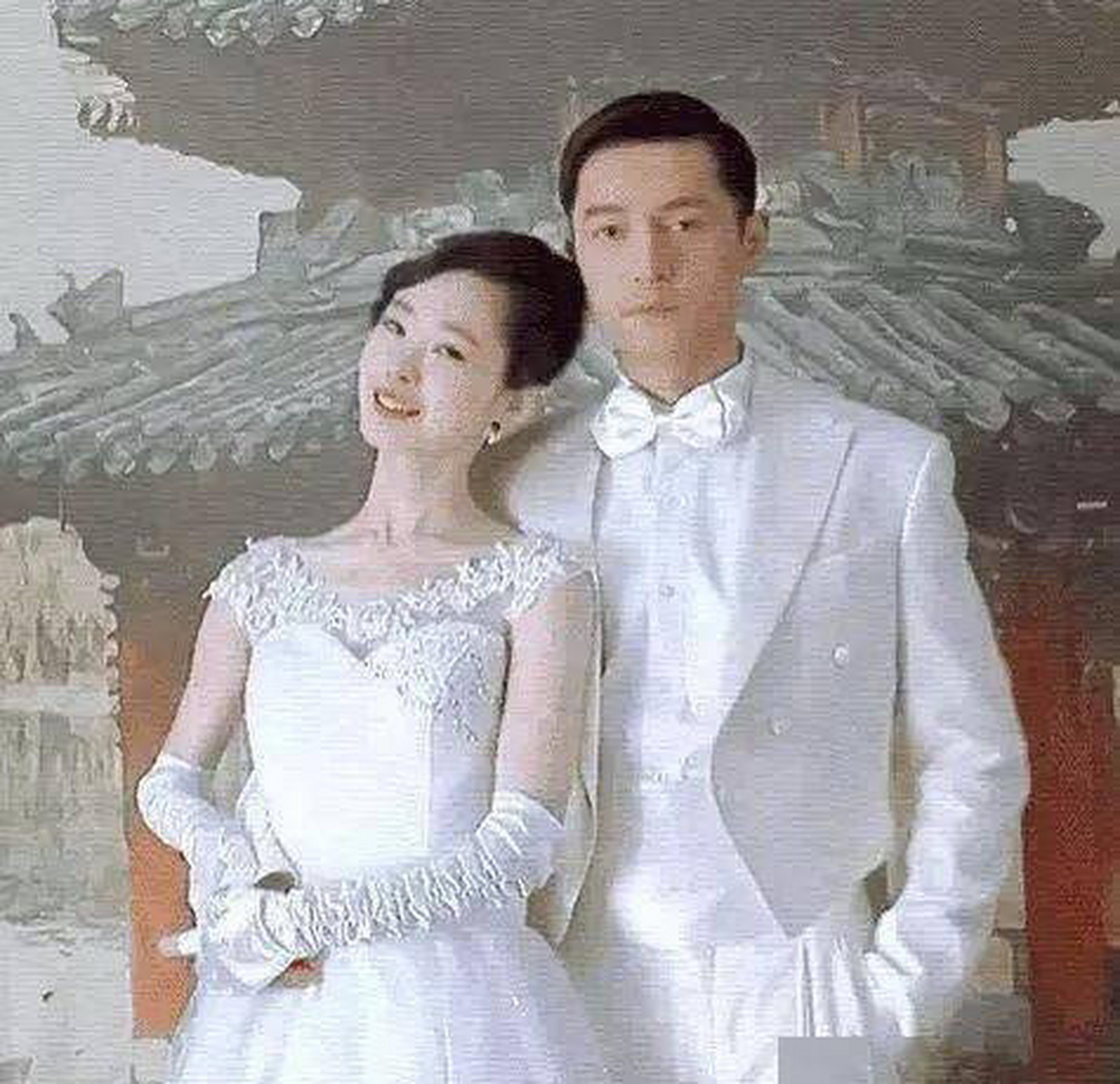 万物皆可云# 胡歌,宋轶当时在电视剧《伪装者》婚纱照,这对好意钠平