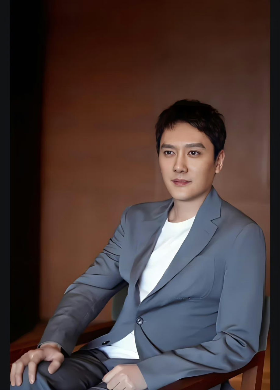 担任总导演的重大革命历史剧《阵地》今日在横店低调开机,冯绍峰,李晨