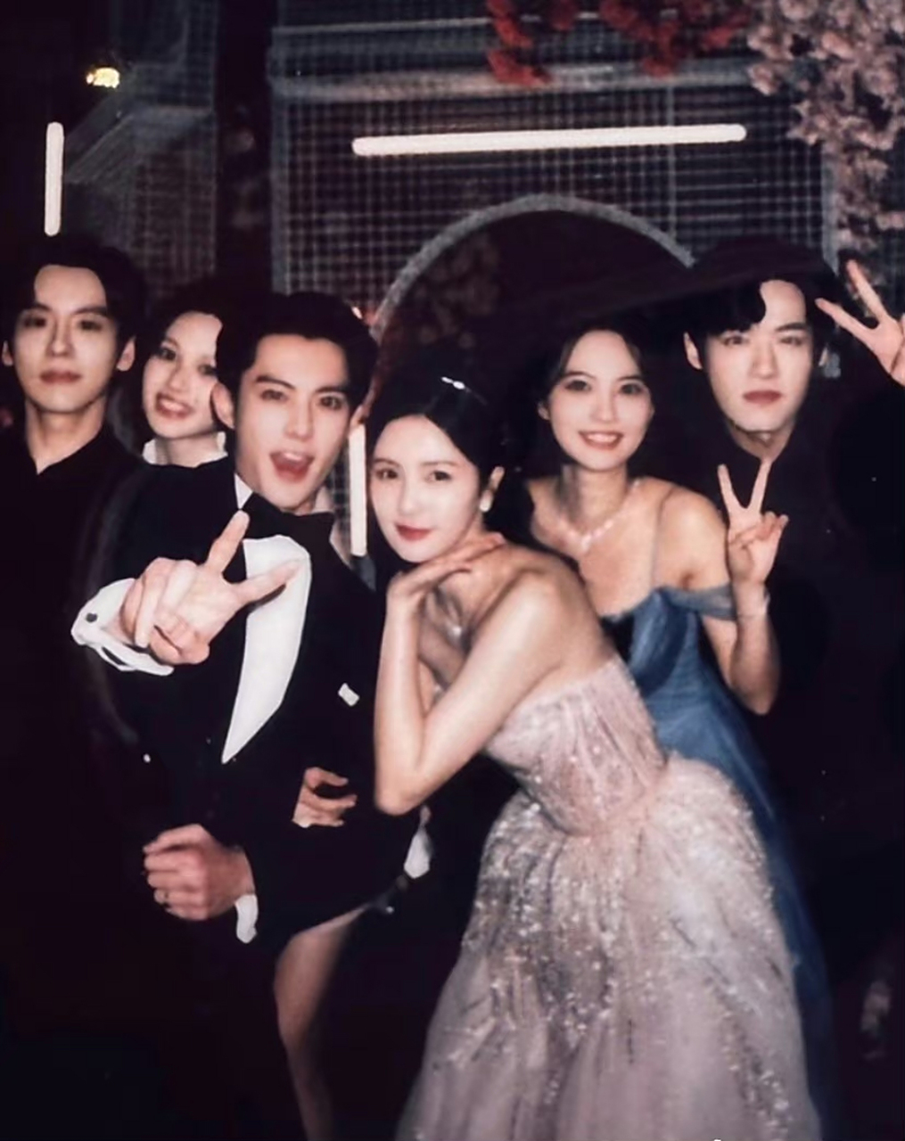 白鹿,王鹤棣《错撩》结婚照,你觉得怎么样?#明星热点快讯