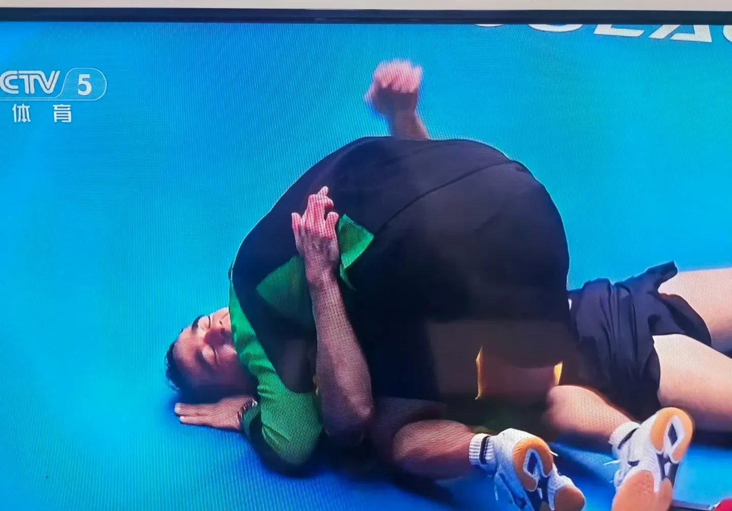 昏迷横抱 无力头后仰自由搏击抱头