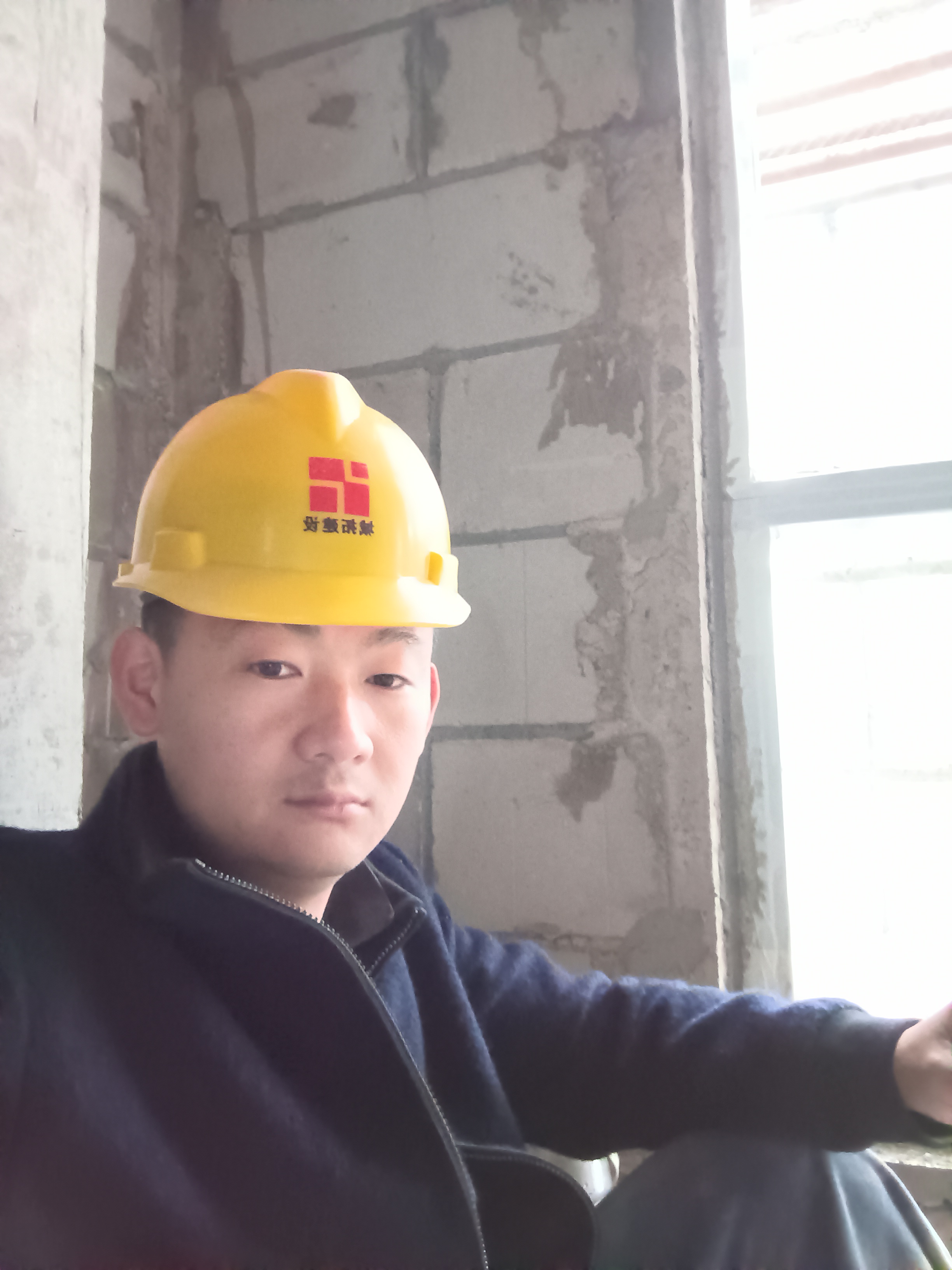 生活:工地上的奋斗与坚韧