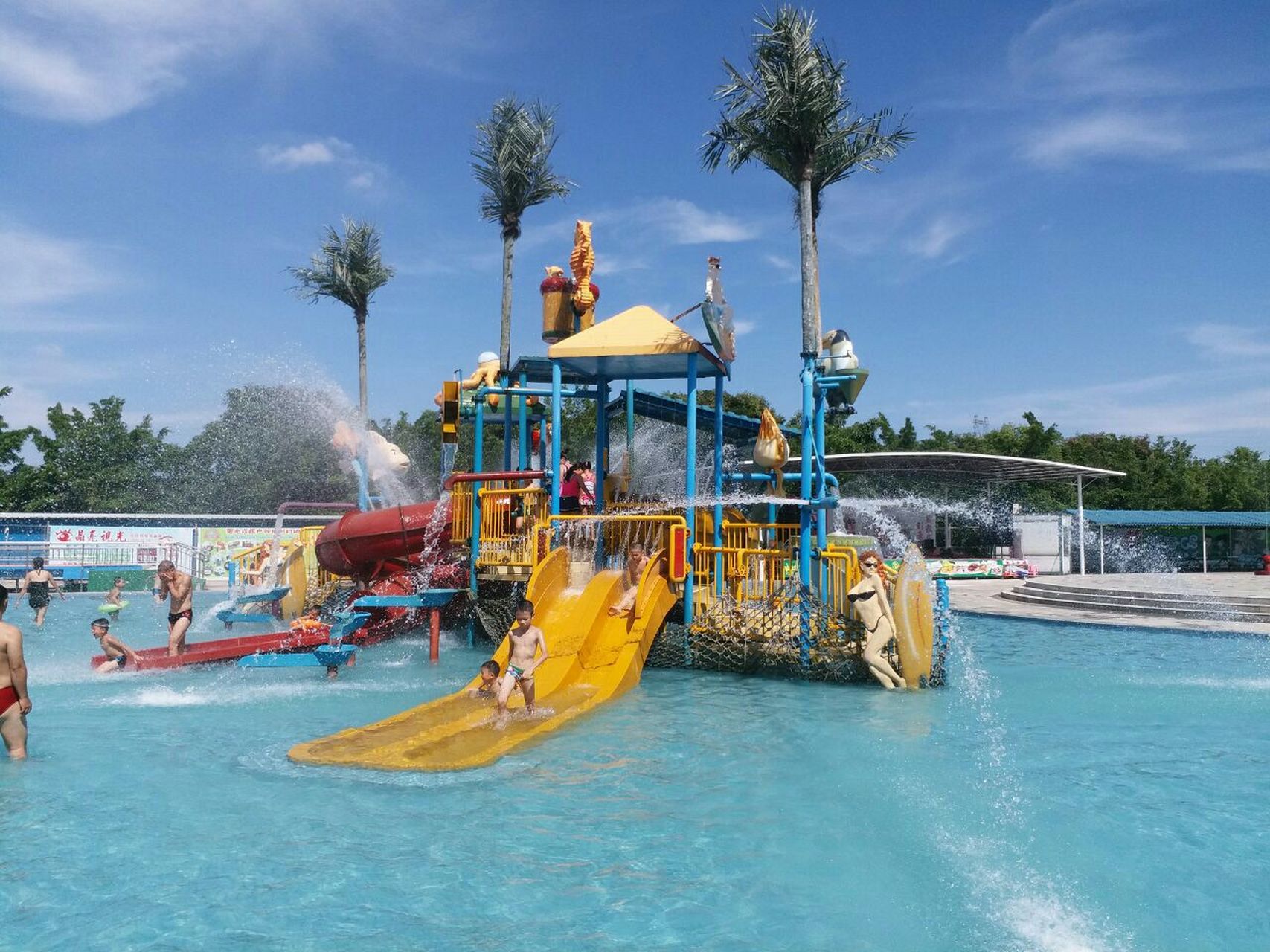 水上乐园好美丽啊