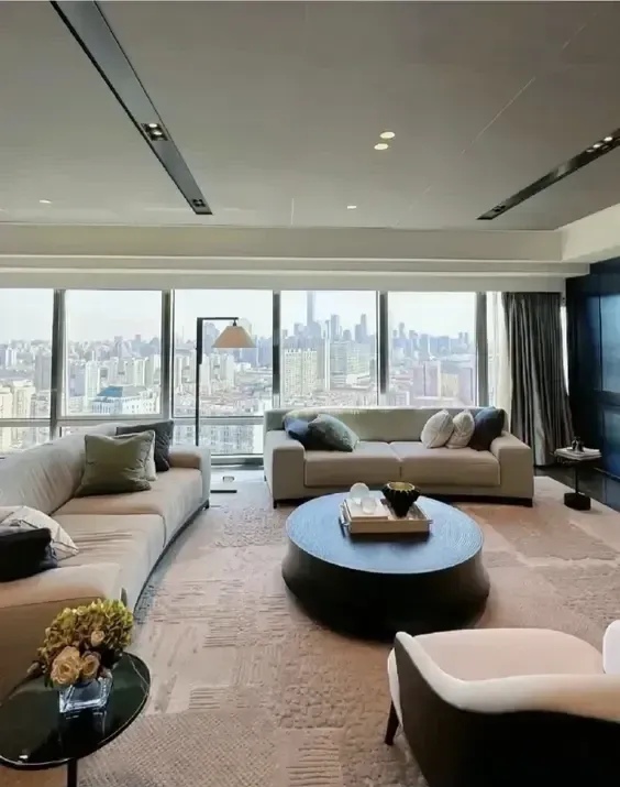 再好的高层超级豪宅,室内层高也只有2