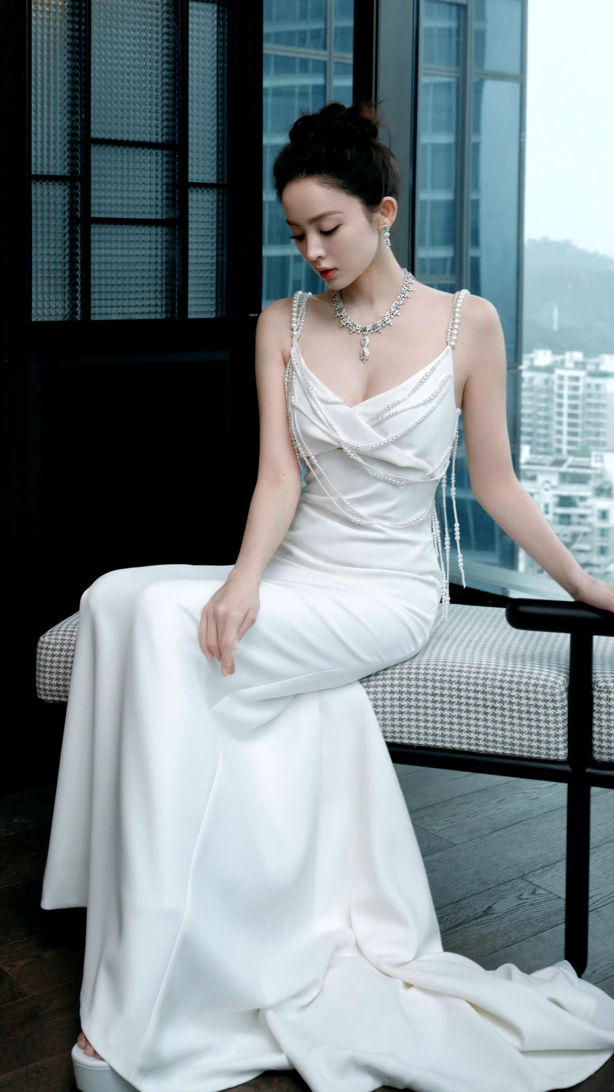 古力娜扎 乳白色重工珍珠礼服