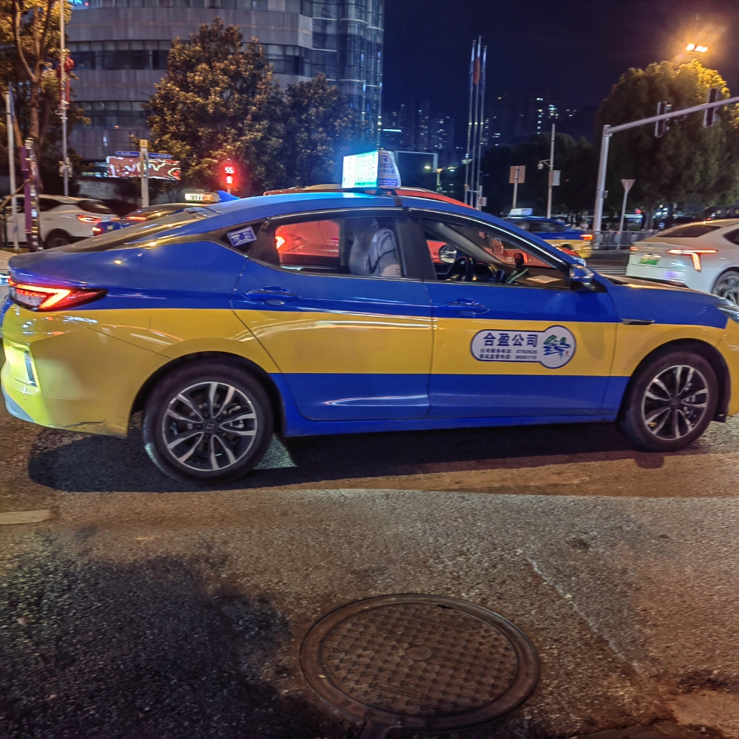 六盘水这个旅游城市,催生了很多的出租车公司,也催生了很多的租车业务