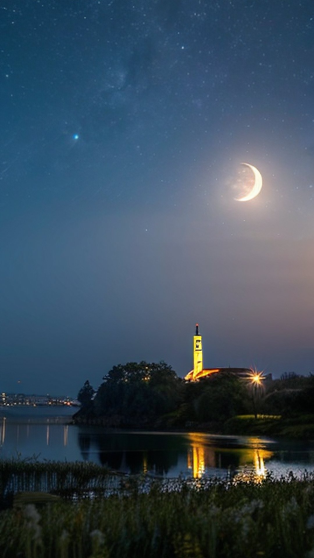 唯美意境图片朦胧美好图片山里月色倒映山区月牙夜的图片水库月牙亮当