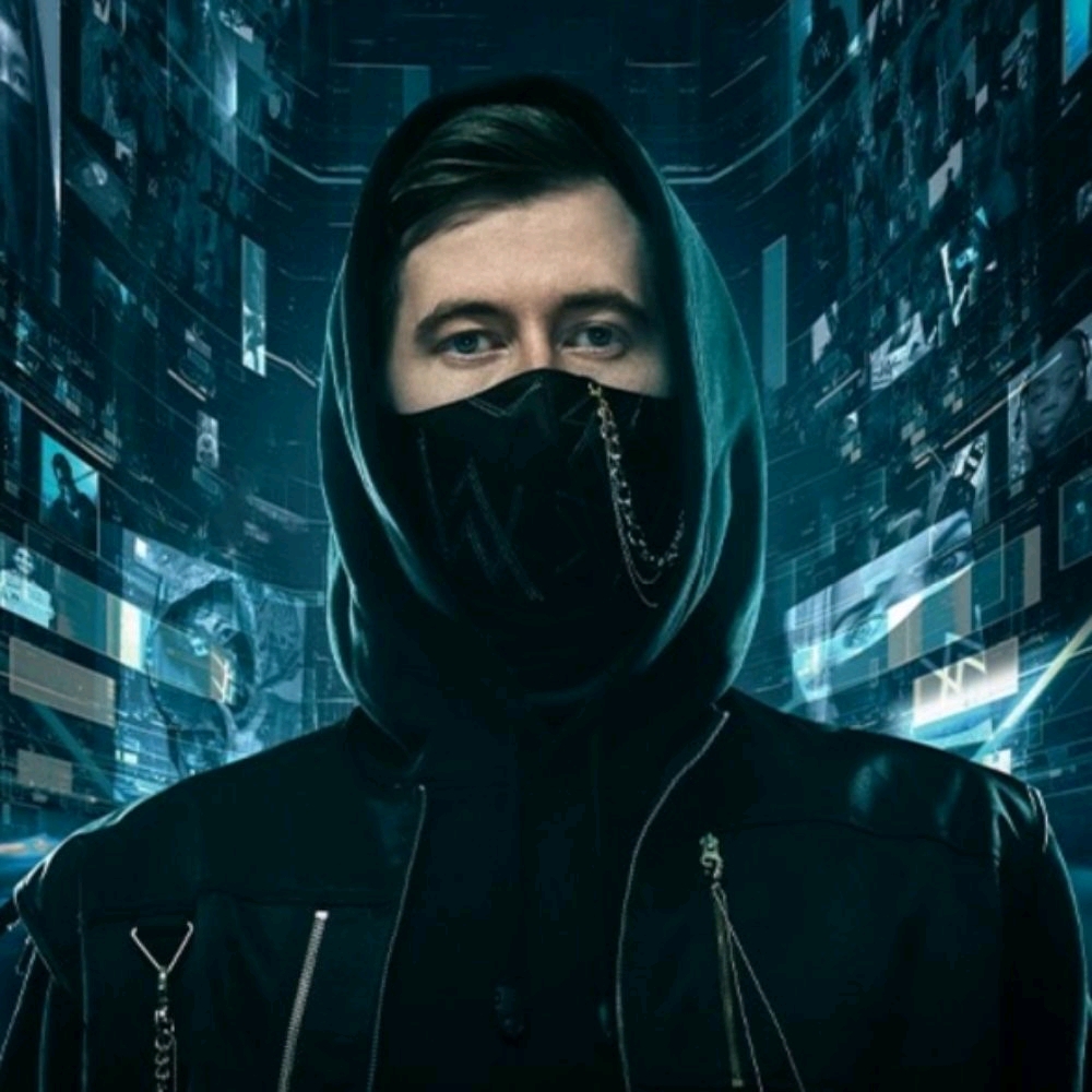 哇,后面是alan walker梦想吧,不过也不错,和也是头像