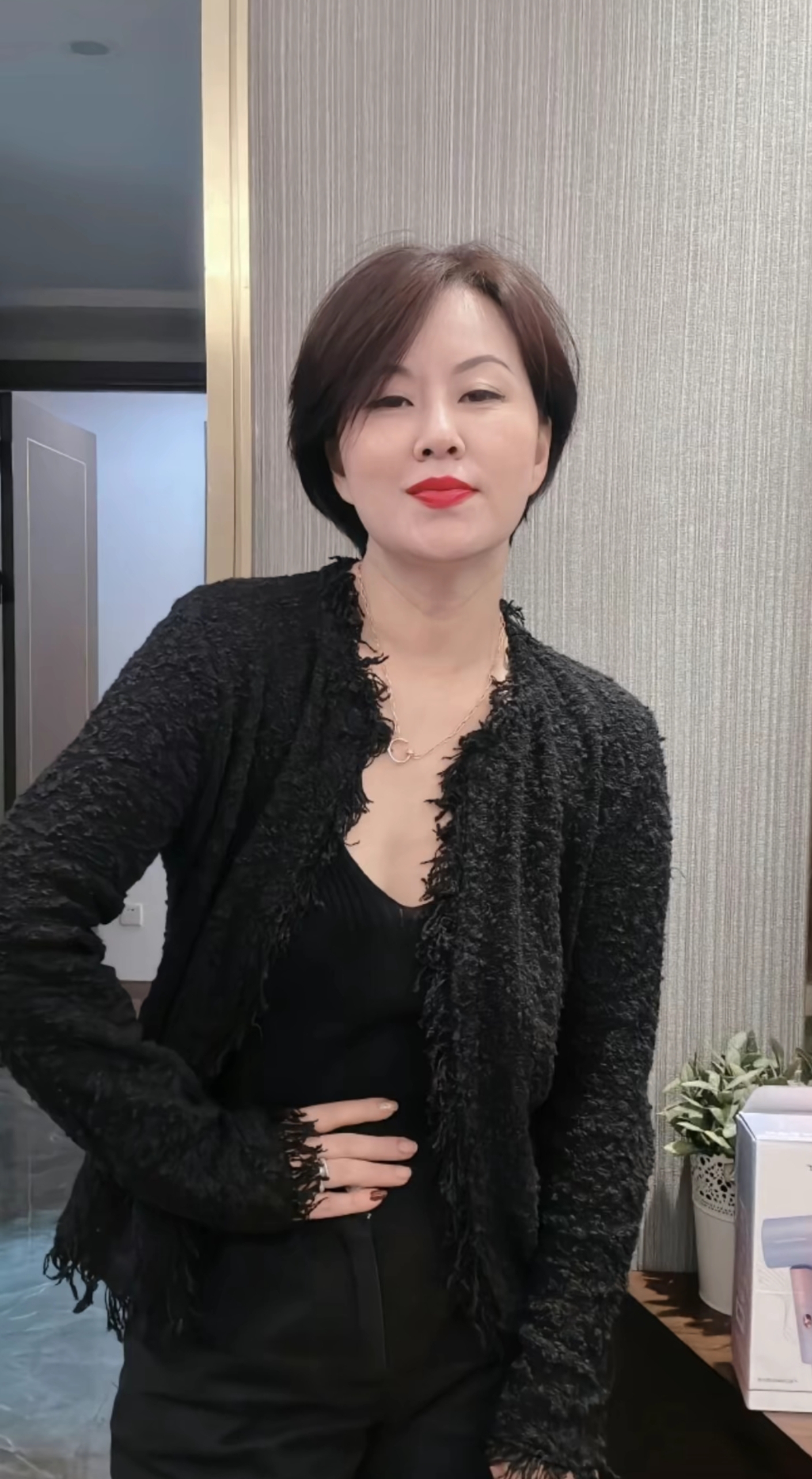50几岁左右美女照片饭店50岁女人高清照片50岁妇女人丰满五十岁风骚女