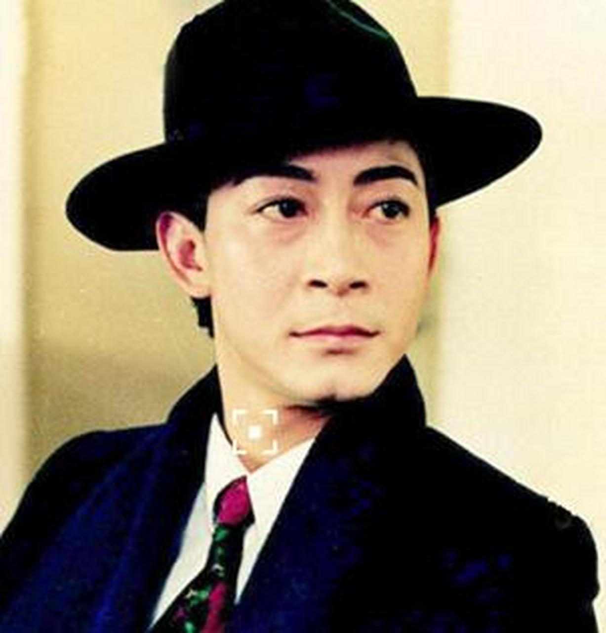 六小龄童章金莱年轻照片