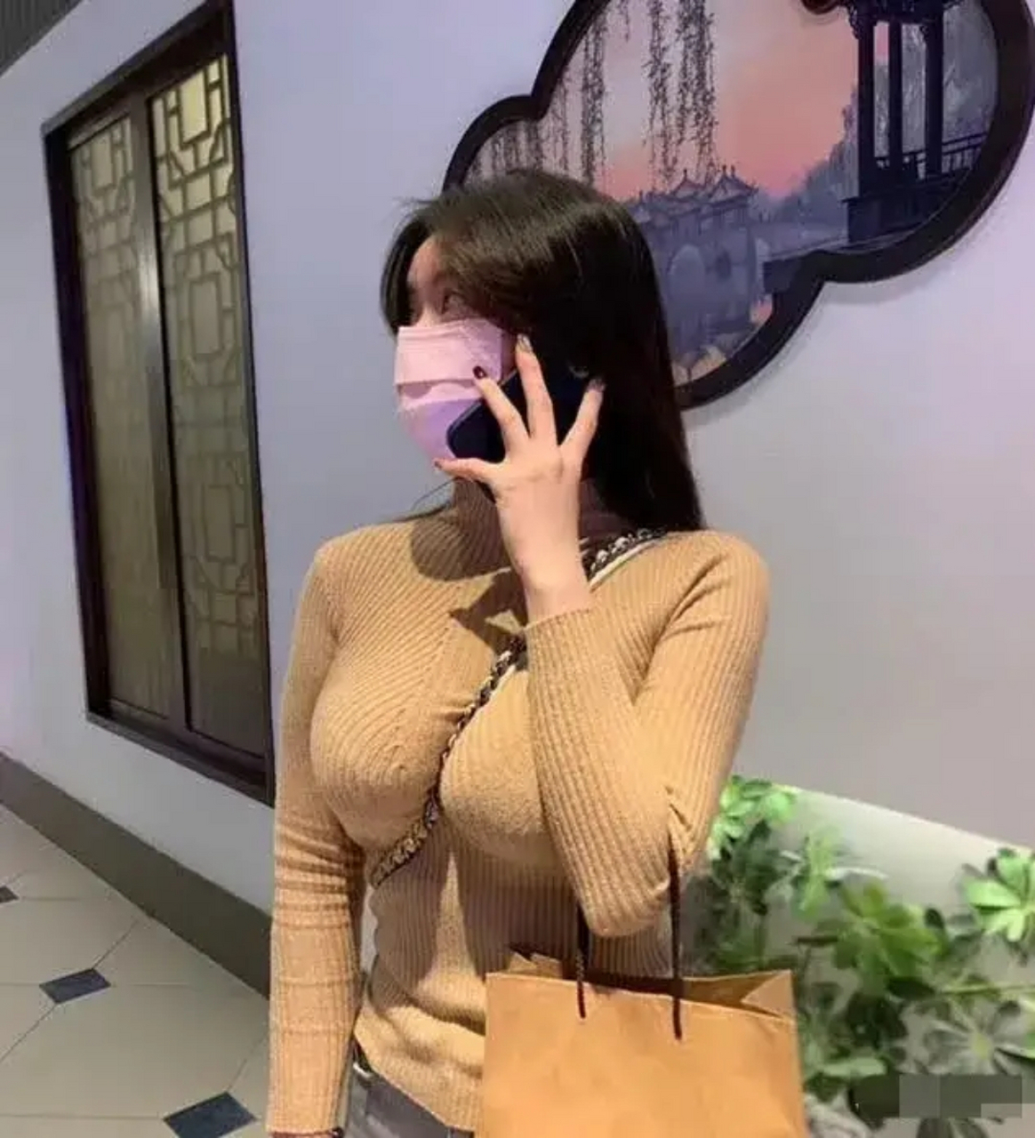 女朋友发来的照片让我夸她,我该怎么夸她?