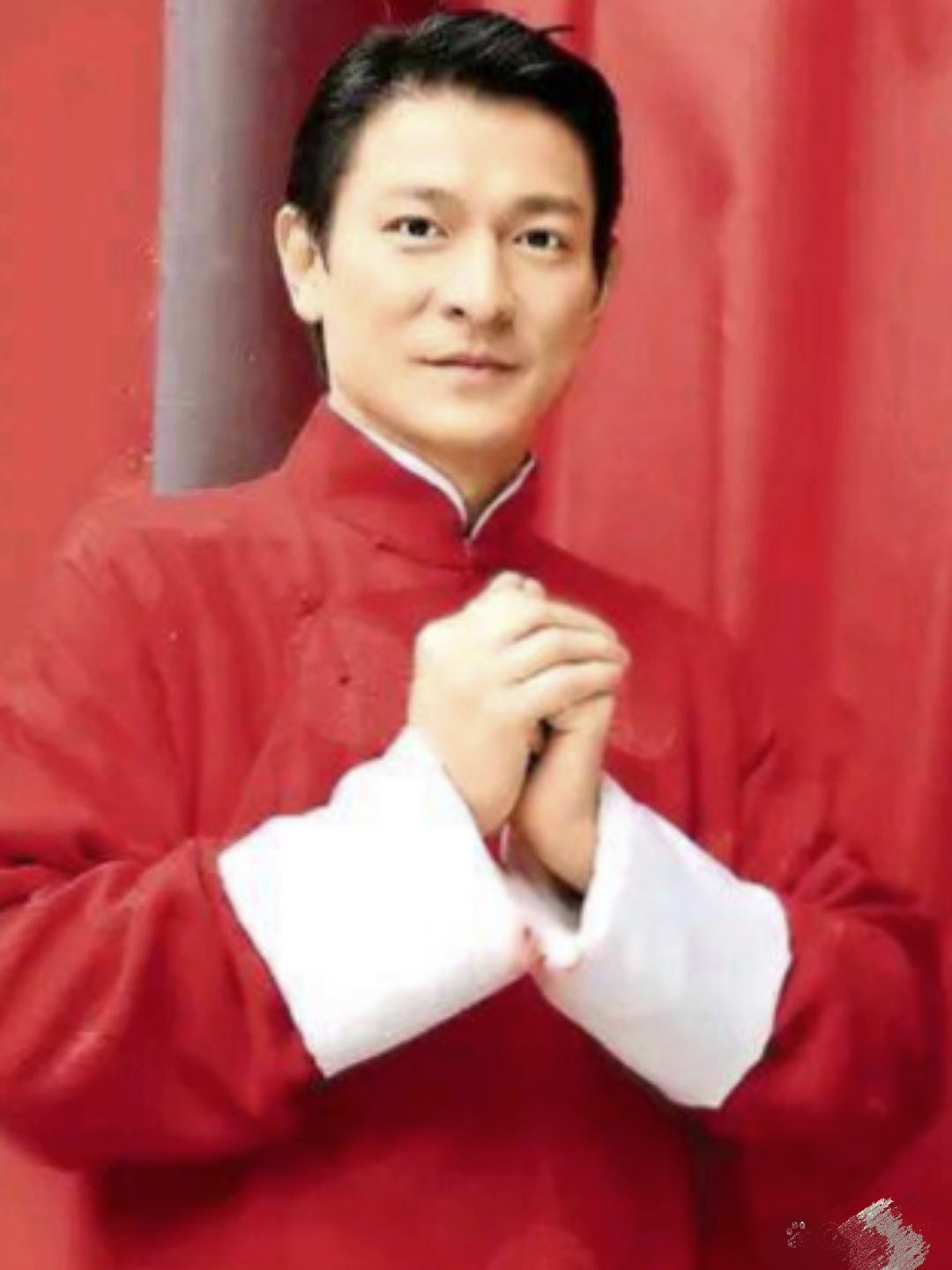 1994 年,华人神探李昌钰回国参与活动,看到身旁西装笔挺的刘德华,说道