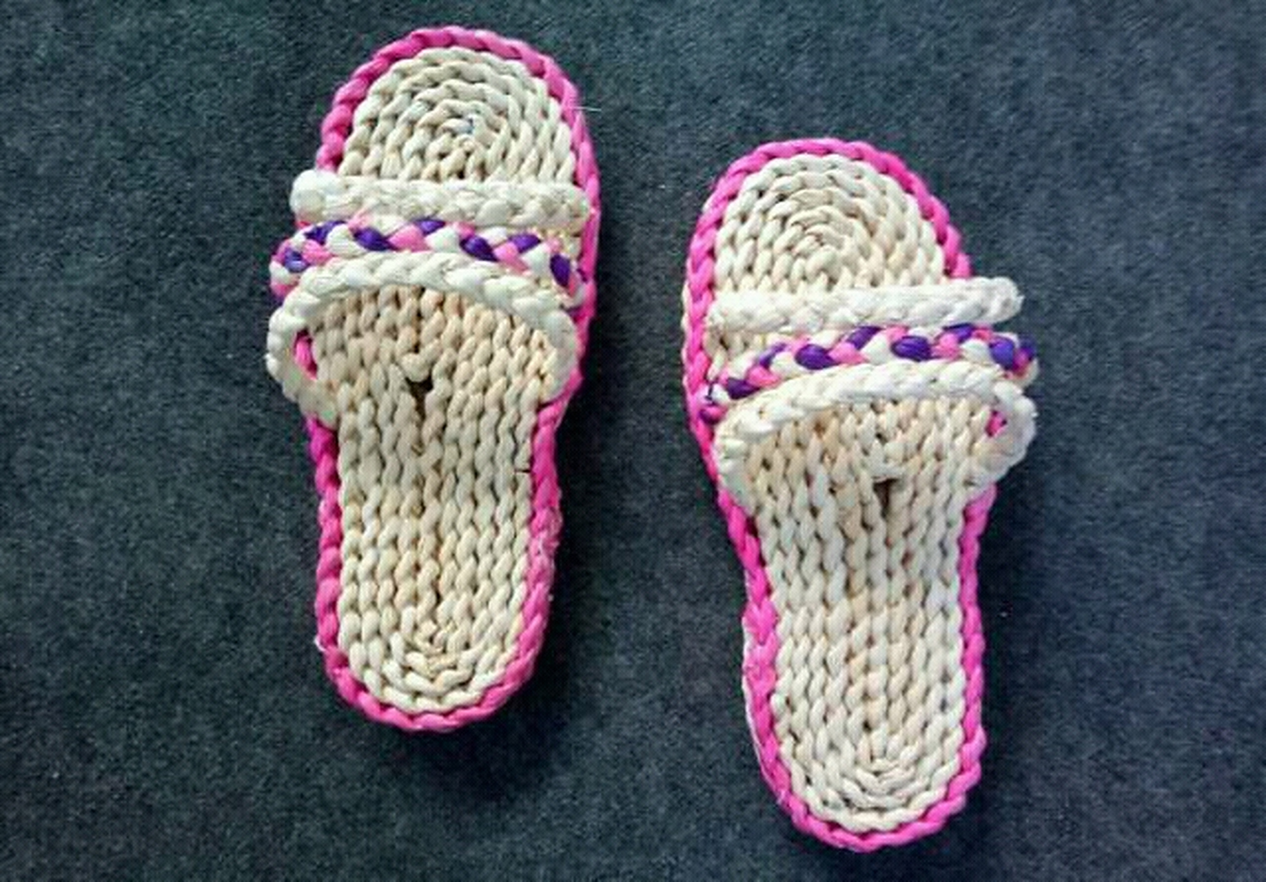 纯手工编织玉米皮草鞋