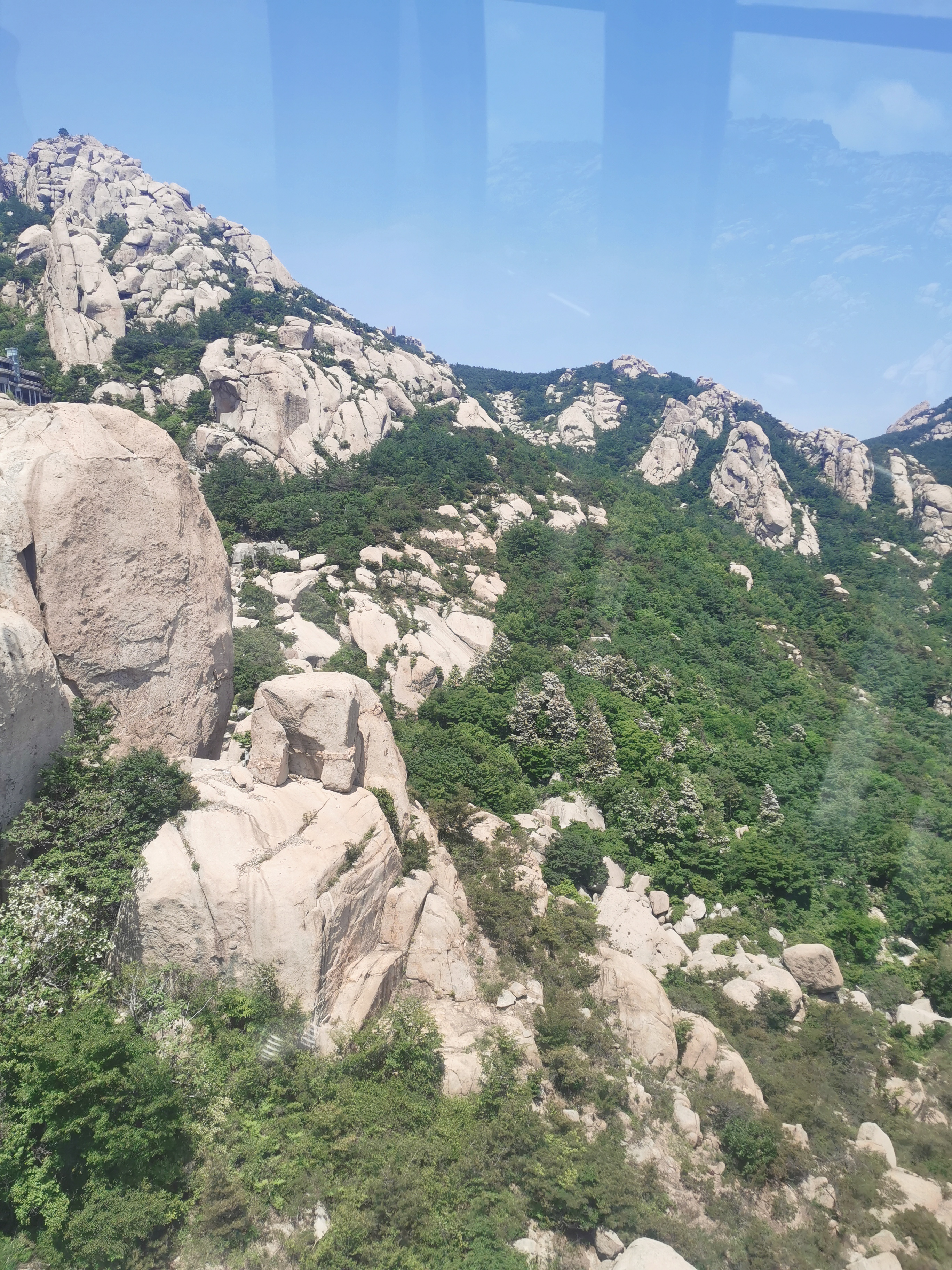 周末爬了一次崂山巨峰,感觉非常棒,强烈推荐.