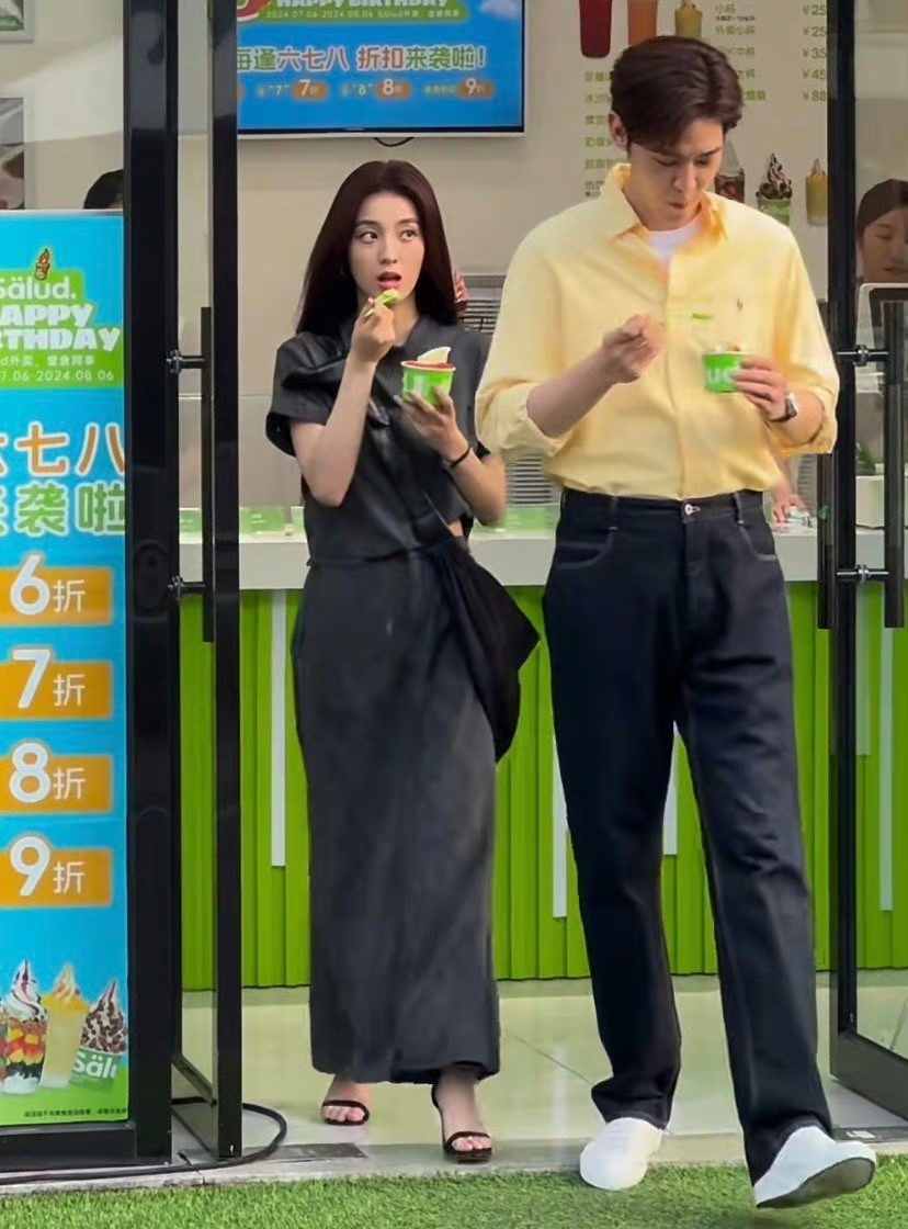 唐晓天,万鹏《许我耀眼》路透,这身高差磕到了 67