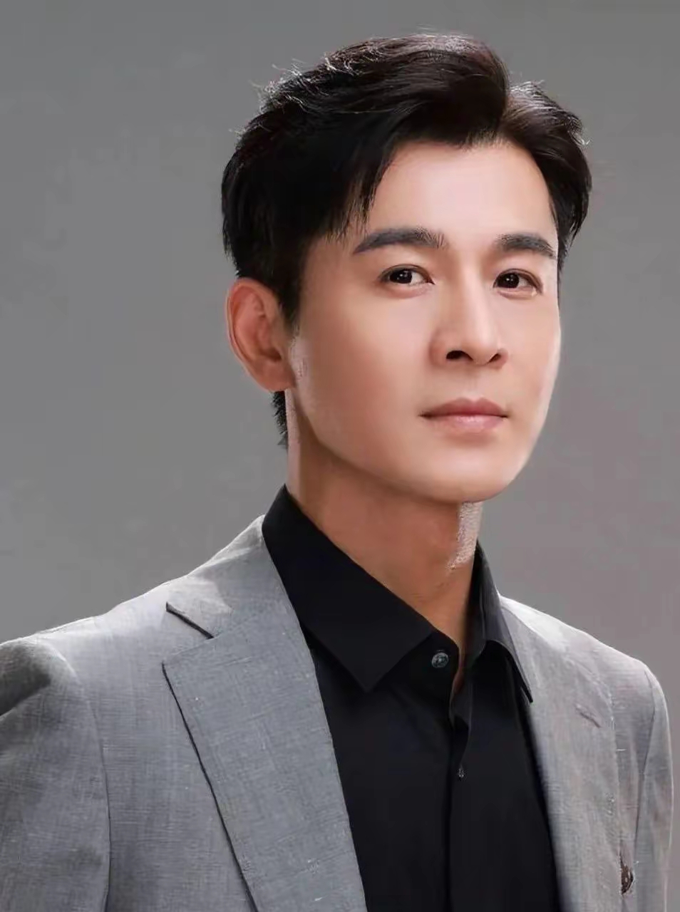 乔振宇:从古装男神到烟火暖男,12年婚姻藏着最甜的幸福密码