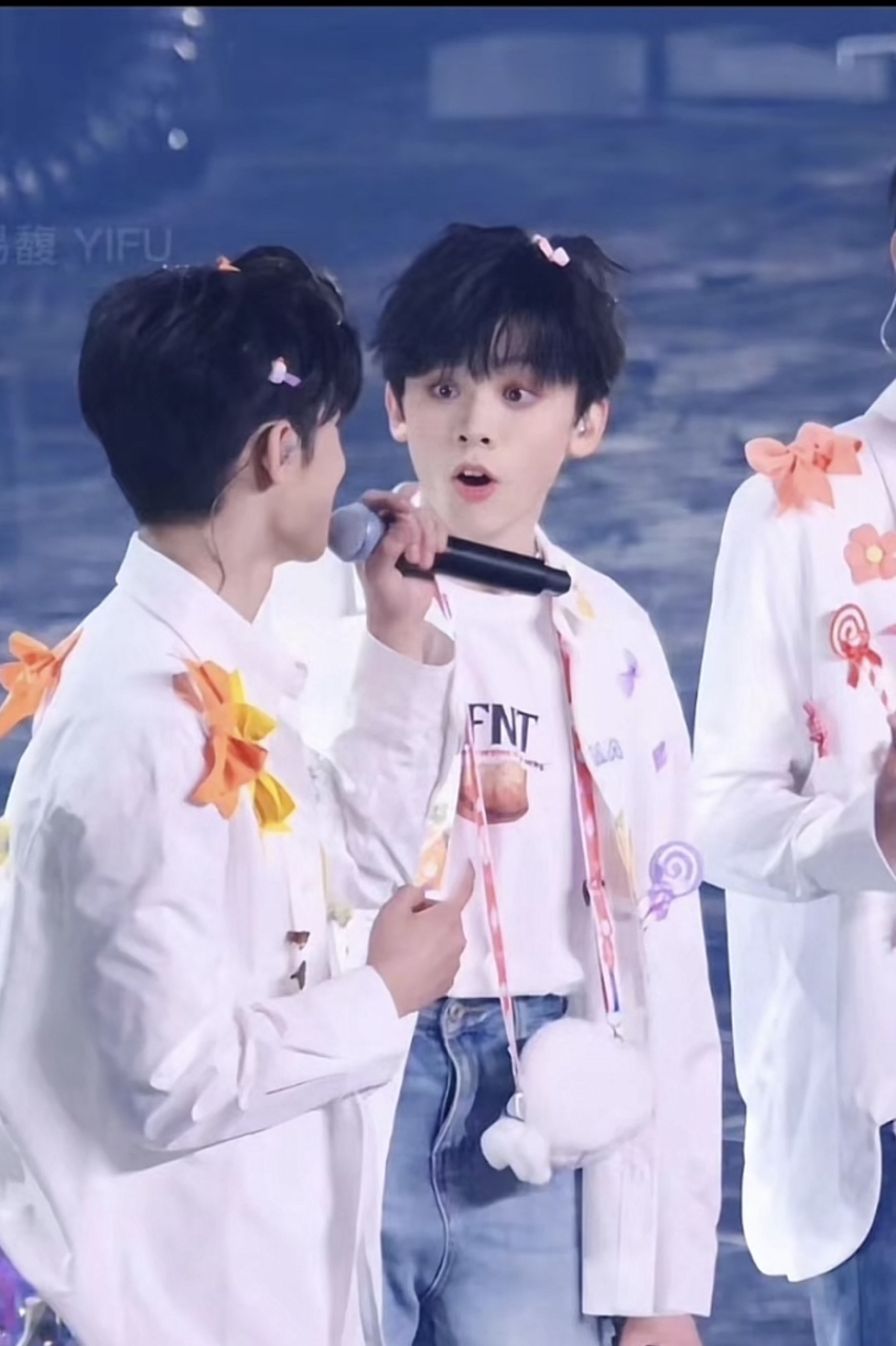 哒啦哒啦! 来看看我们可爱航酱～ #tf家族左航