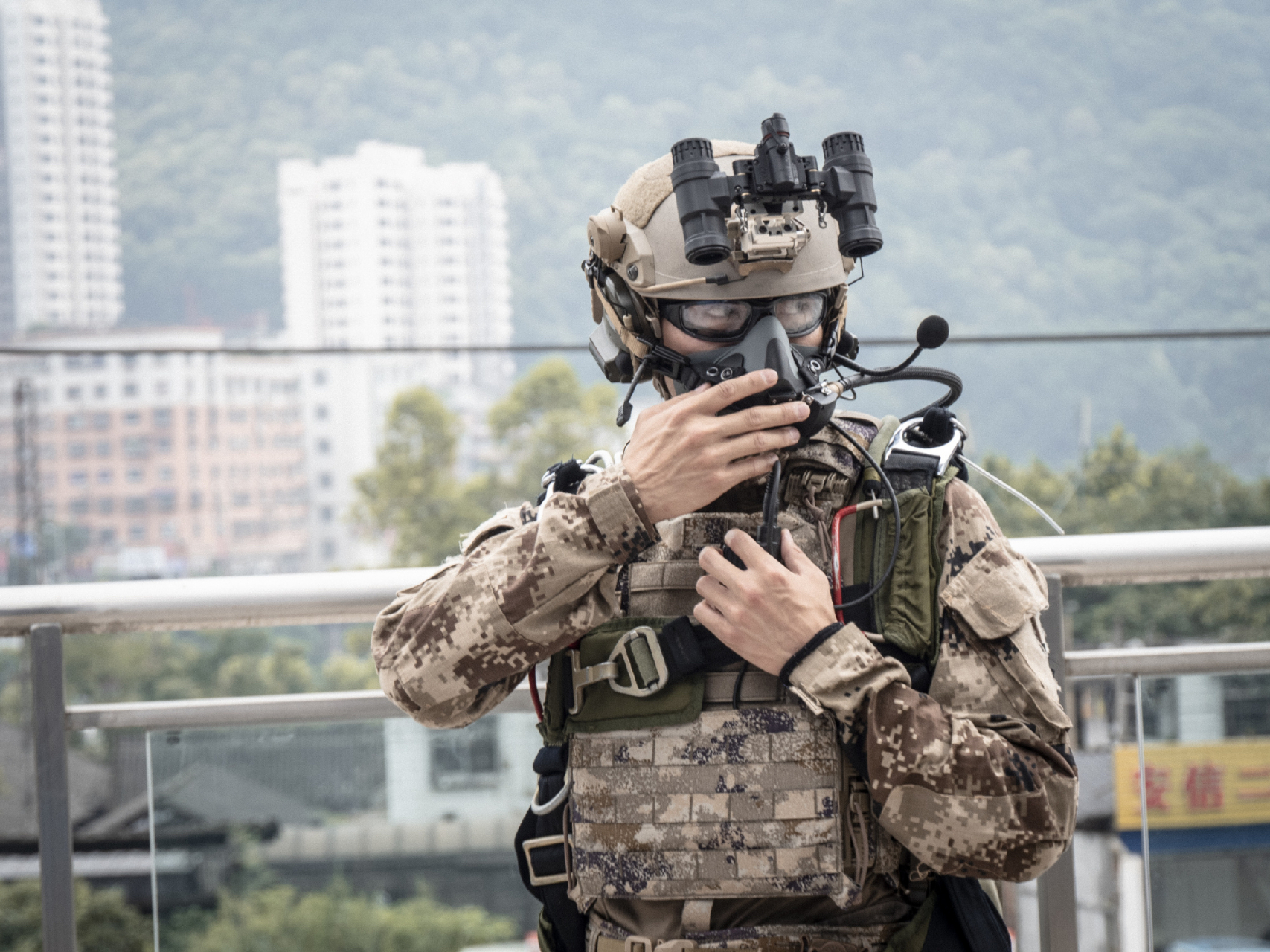 武器兵器# 各种配件齐全的qbz19式自动步枪的服役使国产武器走向了