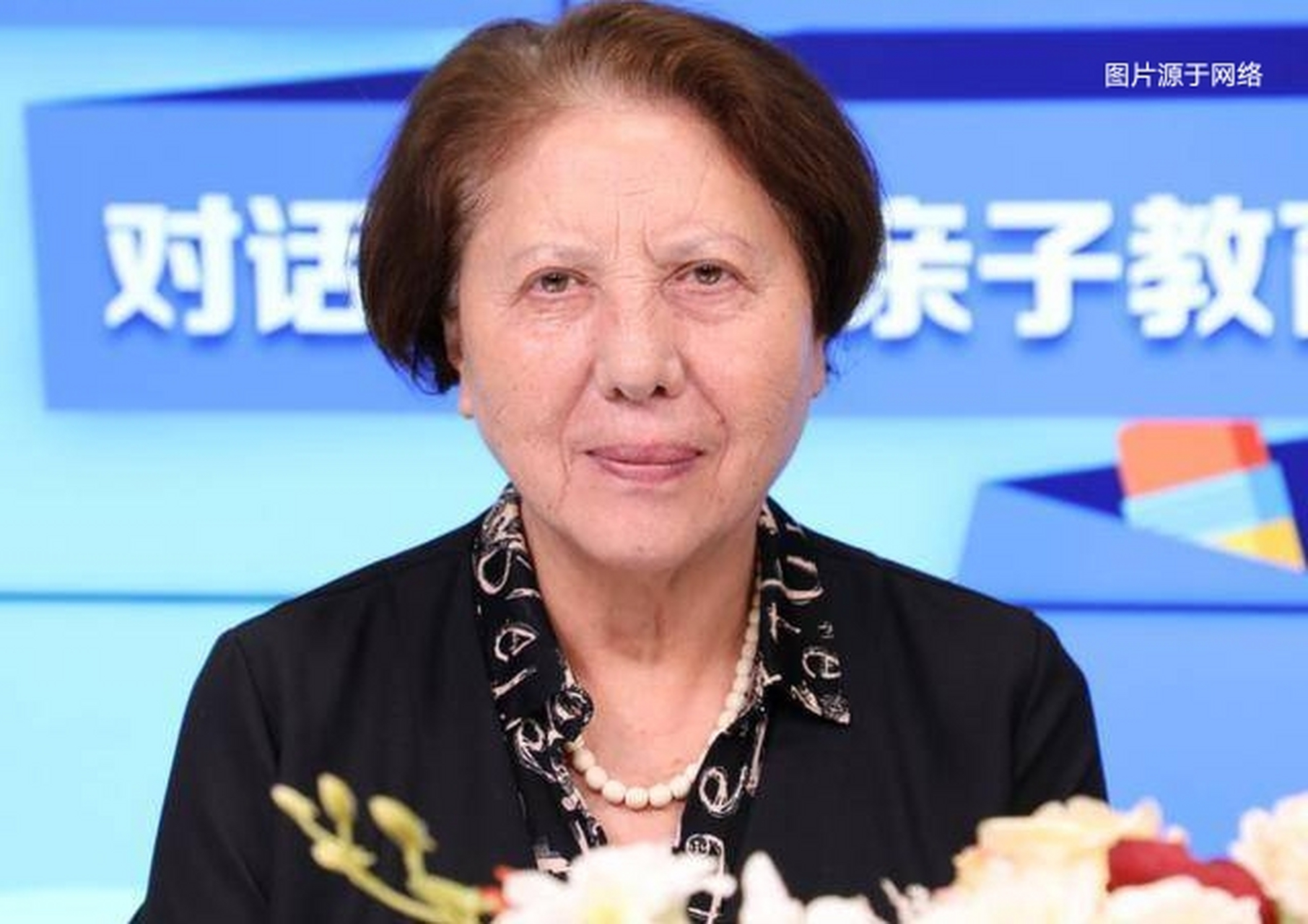 沙拉伊马斯妈妈让女儿"失望"了,妈妈一番话后,让女儿明白生活不会一直