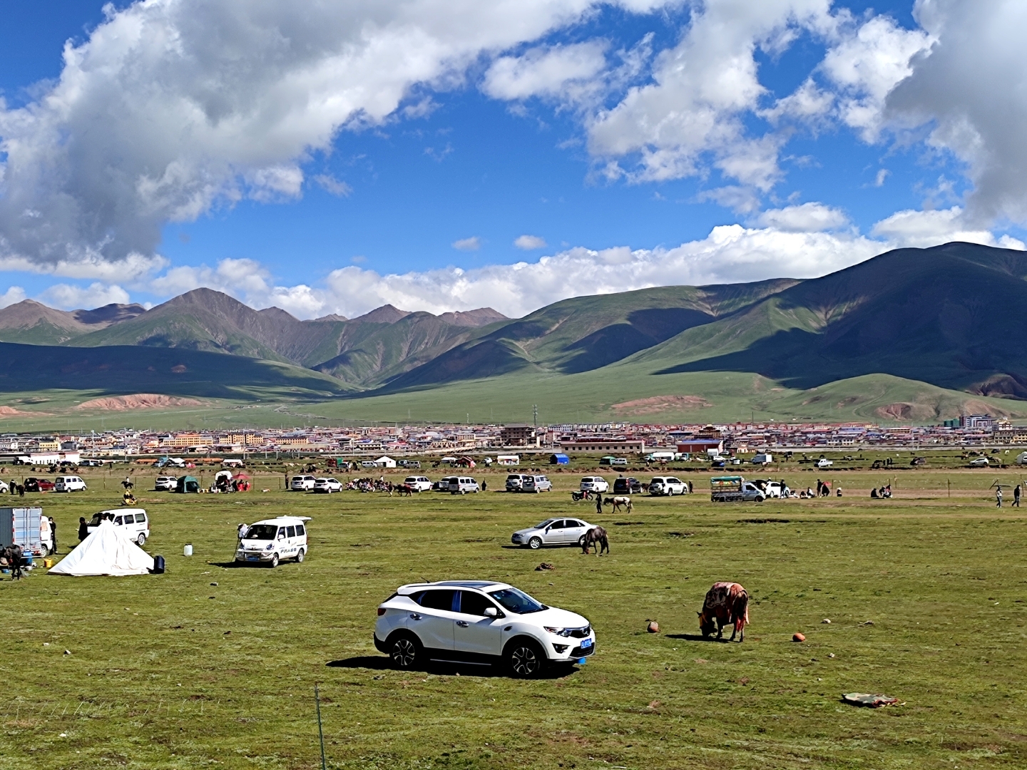 治多藏语译为长江源头,是长江的发源地,素有"万里长江第一县"的美称
