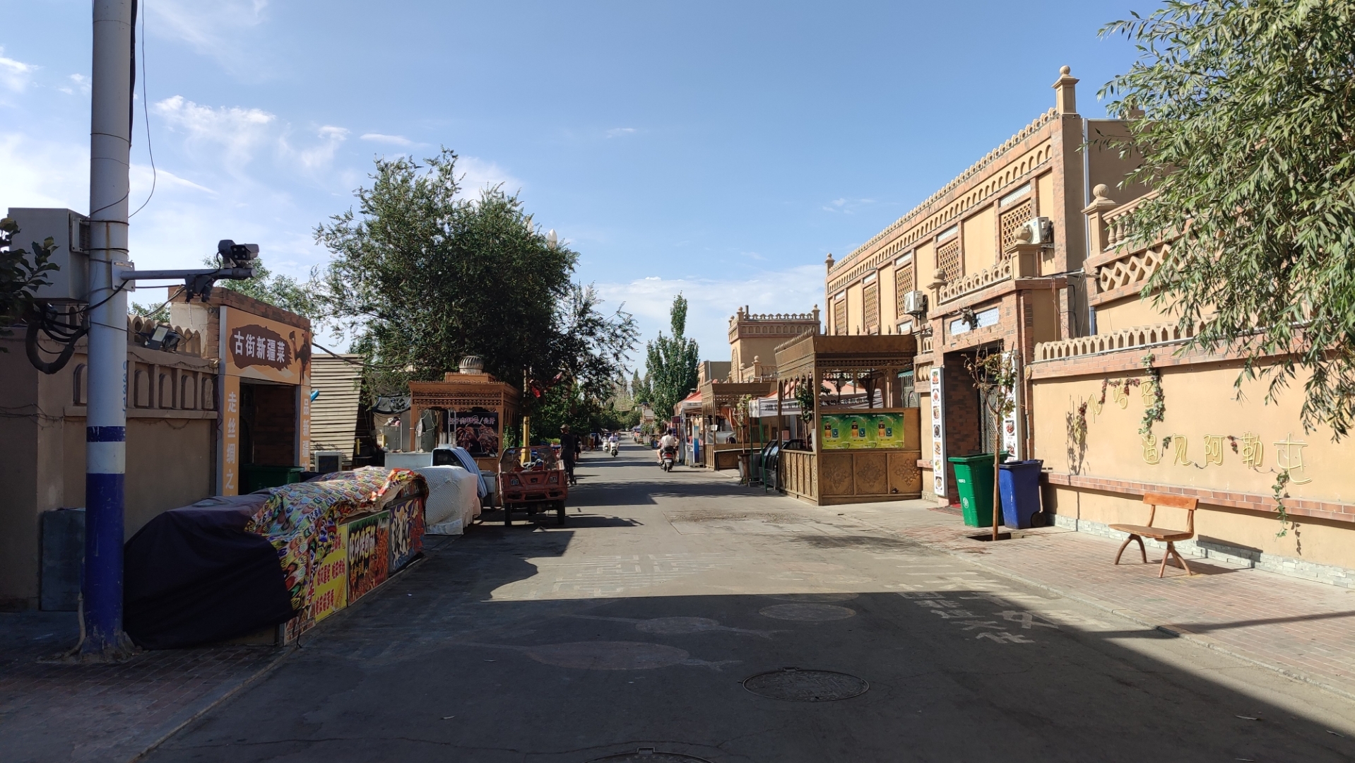 它是哈密市区保存最完整,最具特色的历史文化街区之一,也是新疆地区