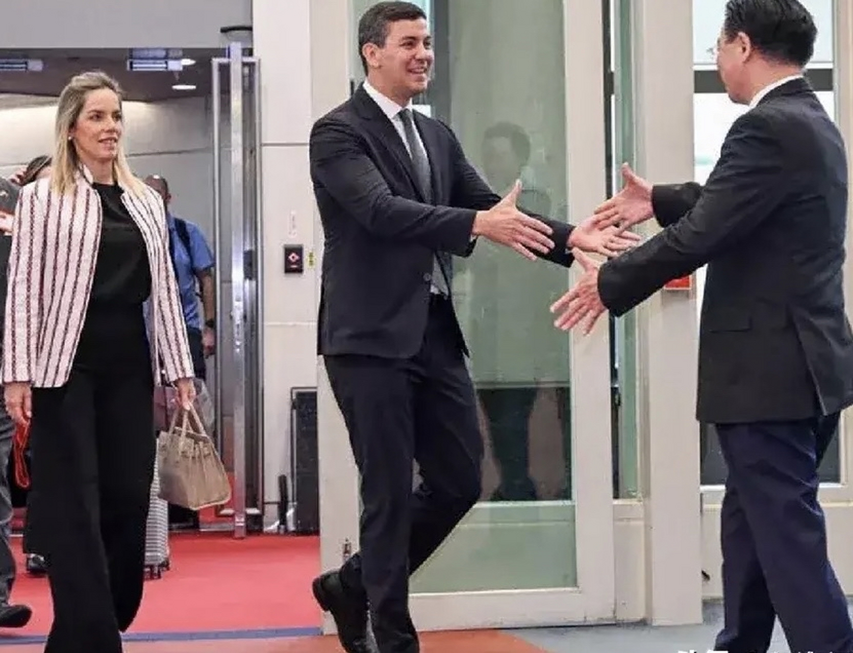 巴拉圭总统佩纳于7月11日窜访我国台湾地区!