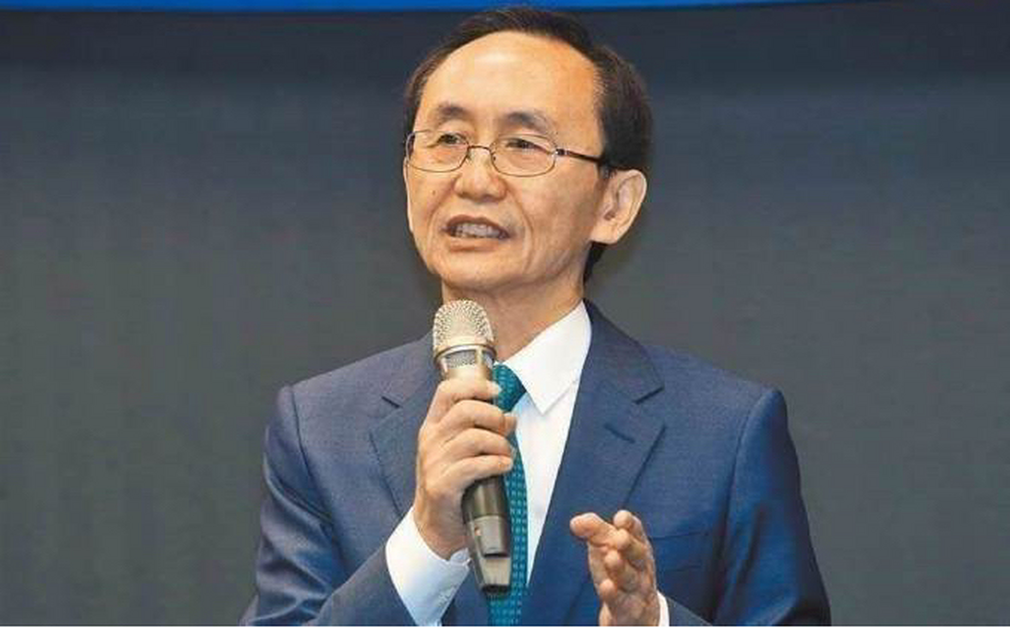 台湾名嘴吴子嘉说山东号航母,就是一只"大货柜船",没有作战能力.