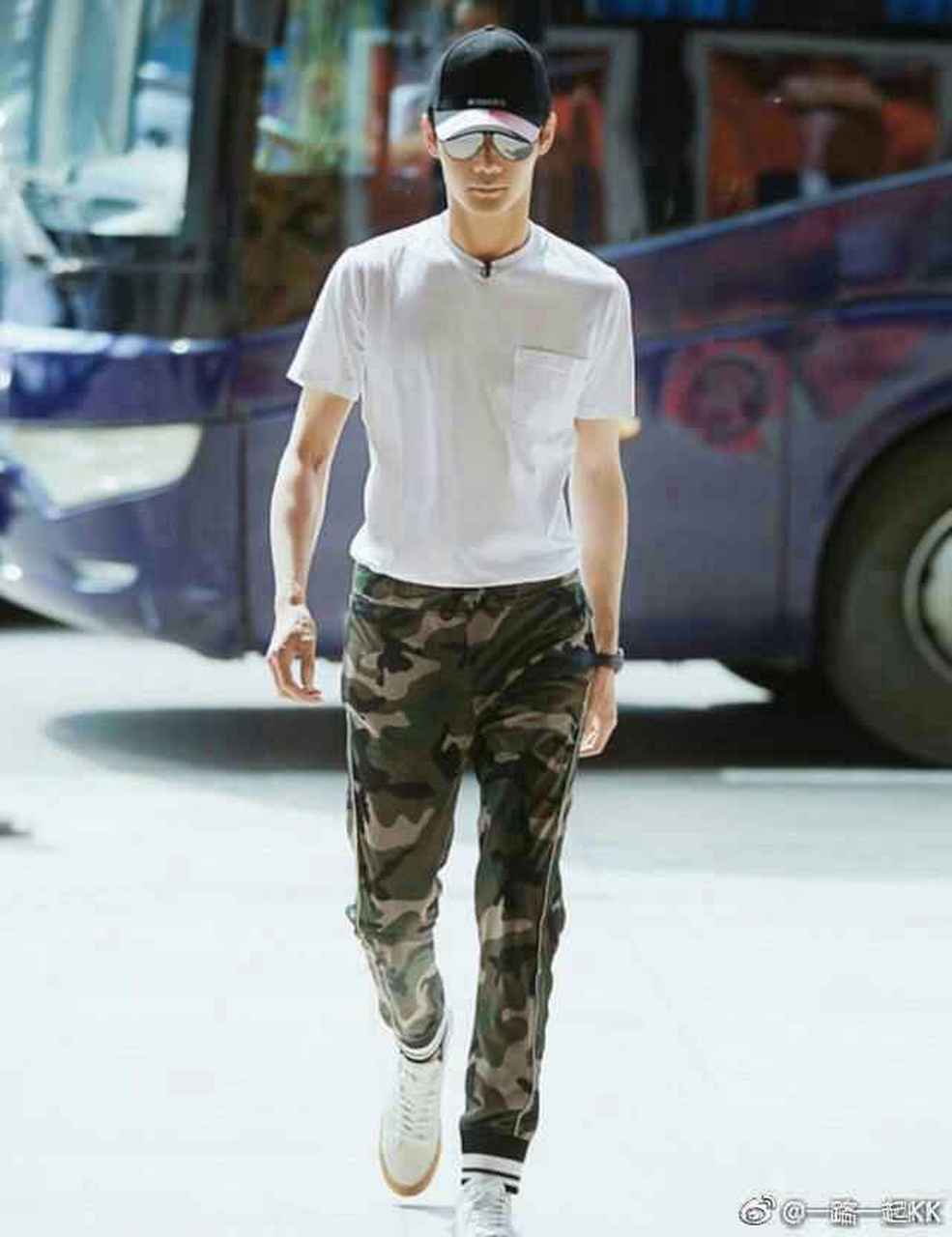 喜欢看王凯打戏,手臂肌肉清晰