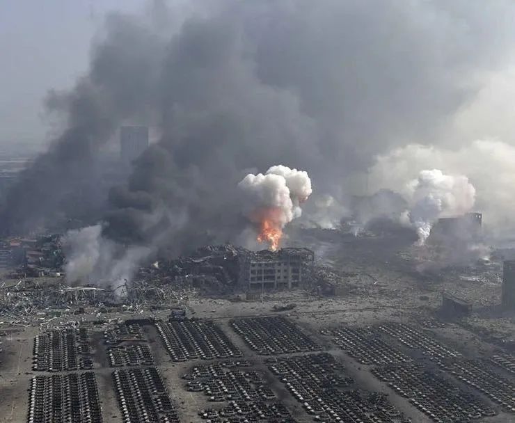 2015年8月12日,天津港"8.12"特别重大火灾爆炸事故