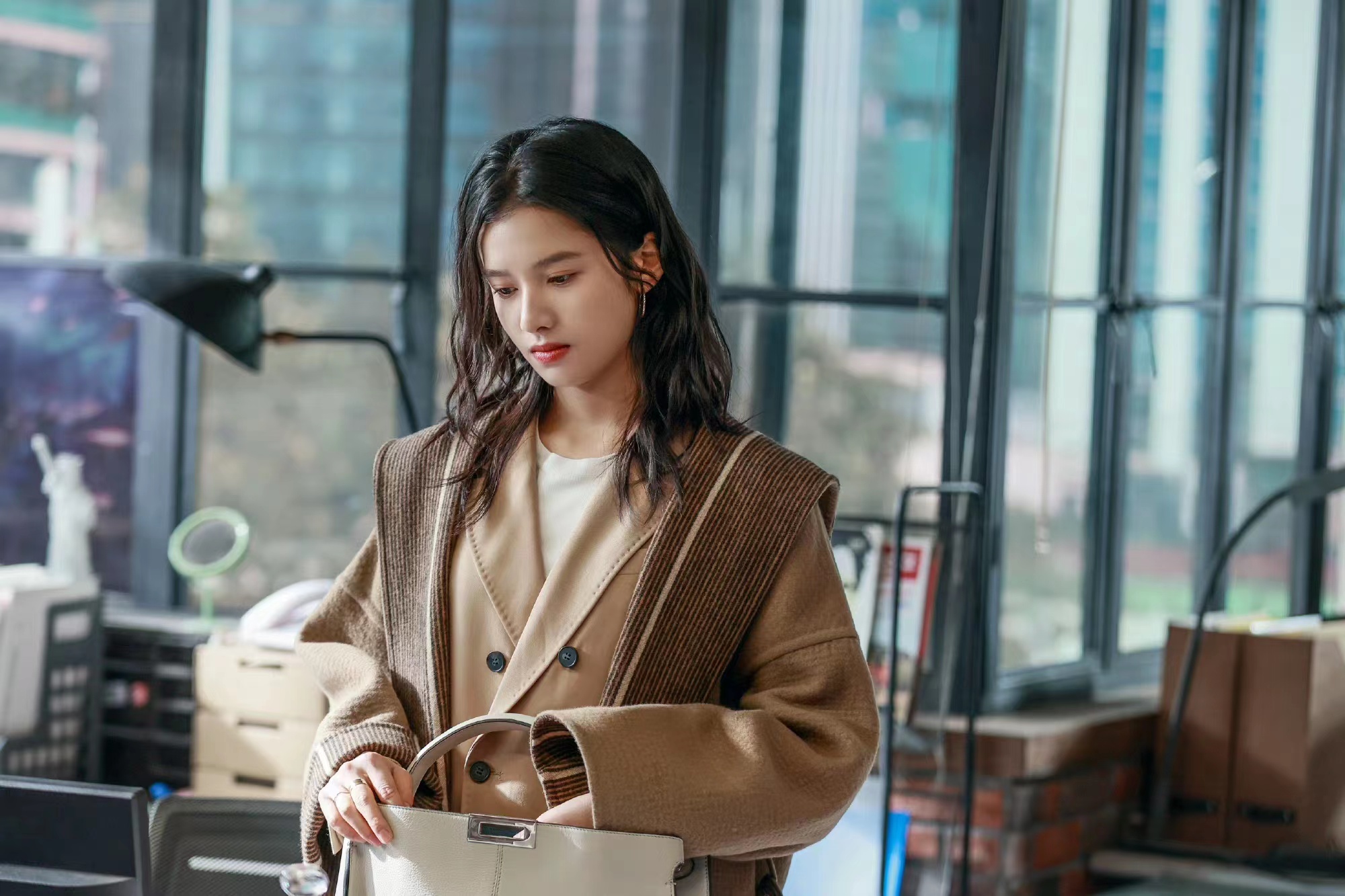 金晨 上次粉丝因为番位的事情撕《南来北往》,她亲自找剧组道歉