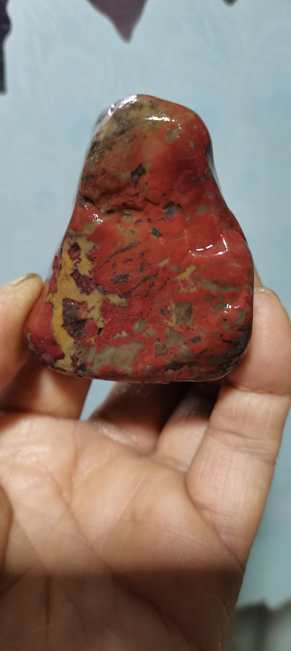 这是不是渭河鸡血石?