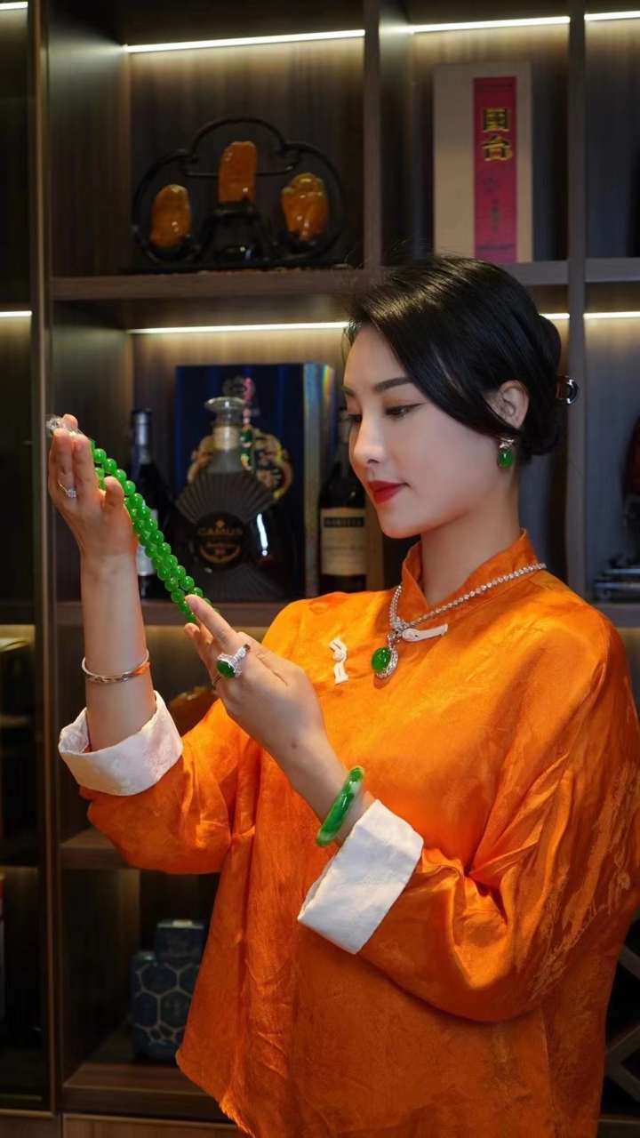 翡翠# #翡翠珠宝# 点我头像看直播哦!