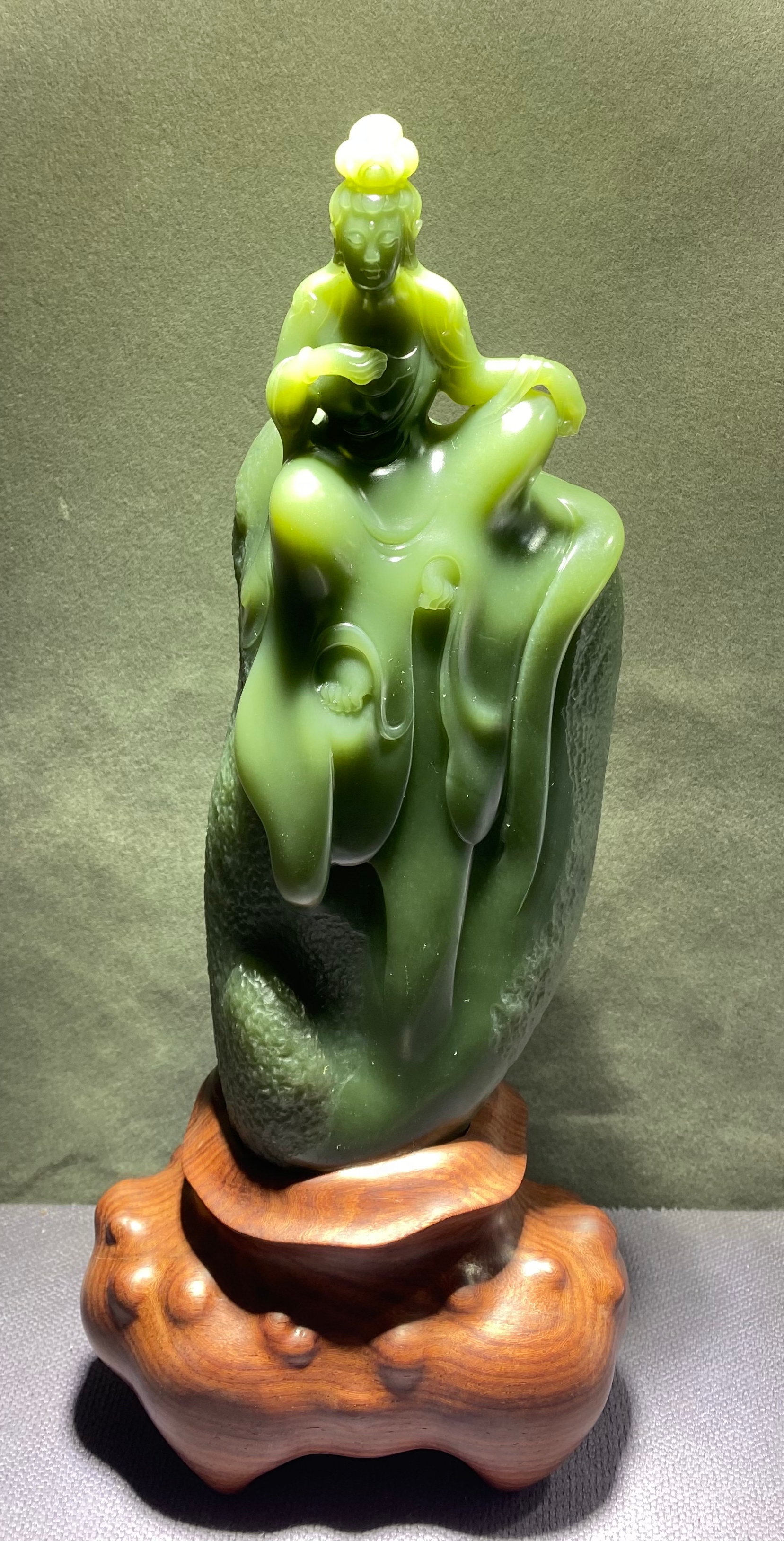 自在观音 ——杨小荣玉雕作品赏析  海派玉雕大师杨小荣设计,制作