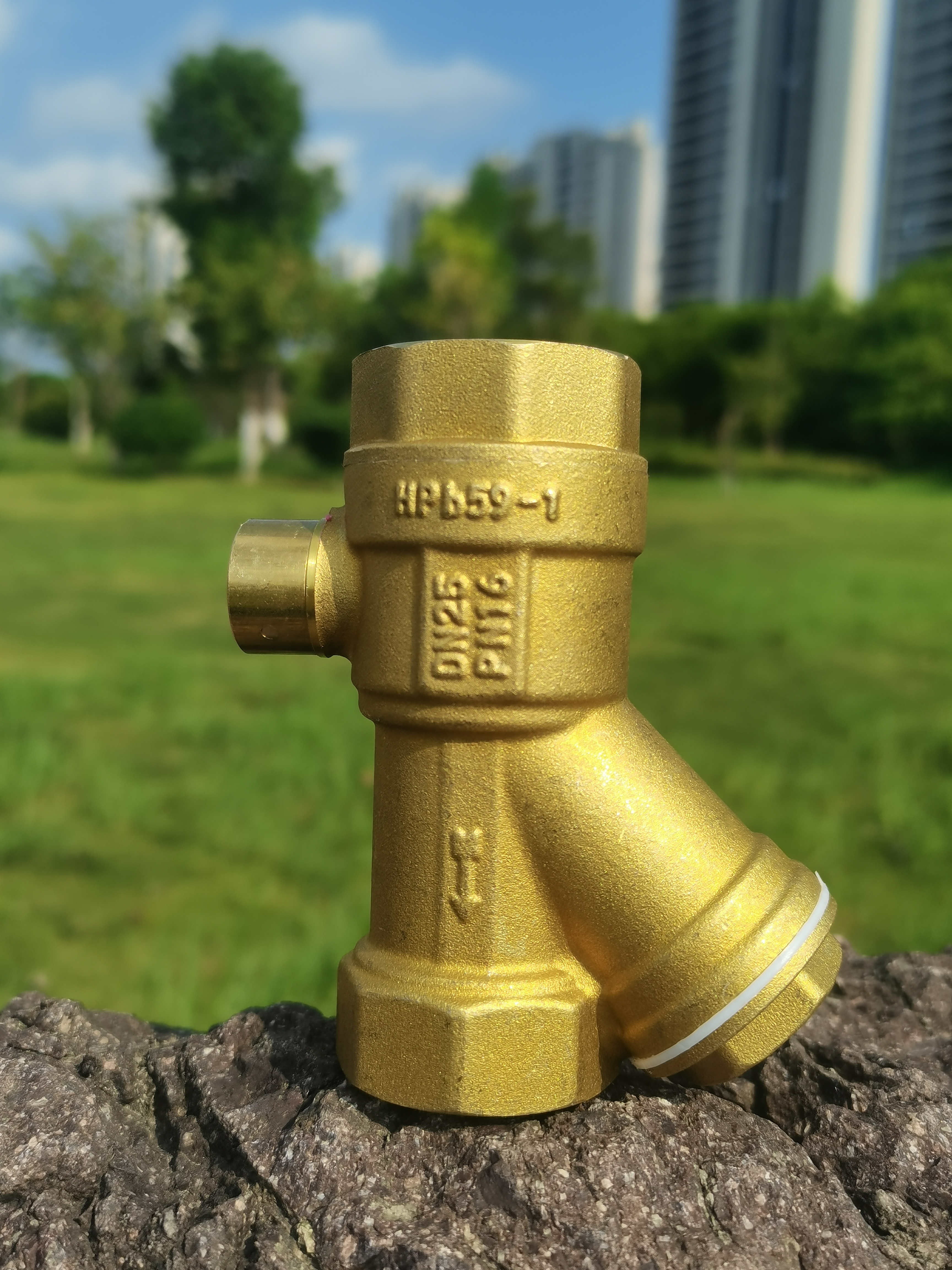 正确图片欧文托普黄铜分水器节水阀图片柱塞滴灌阀门暖气片水嘴防冻阀