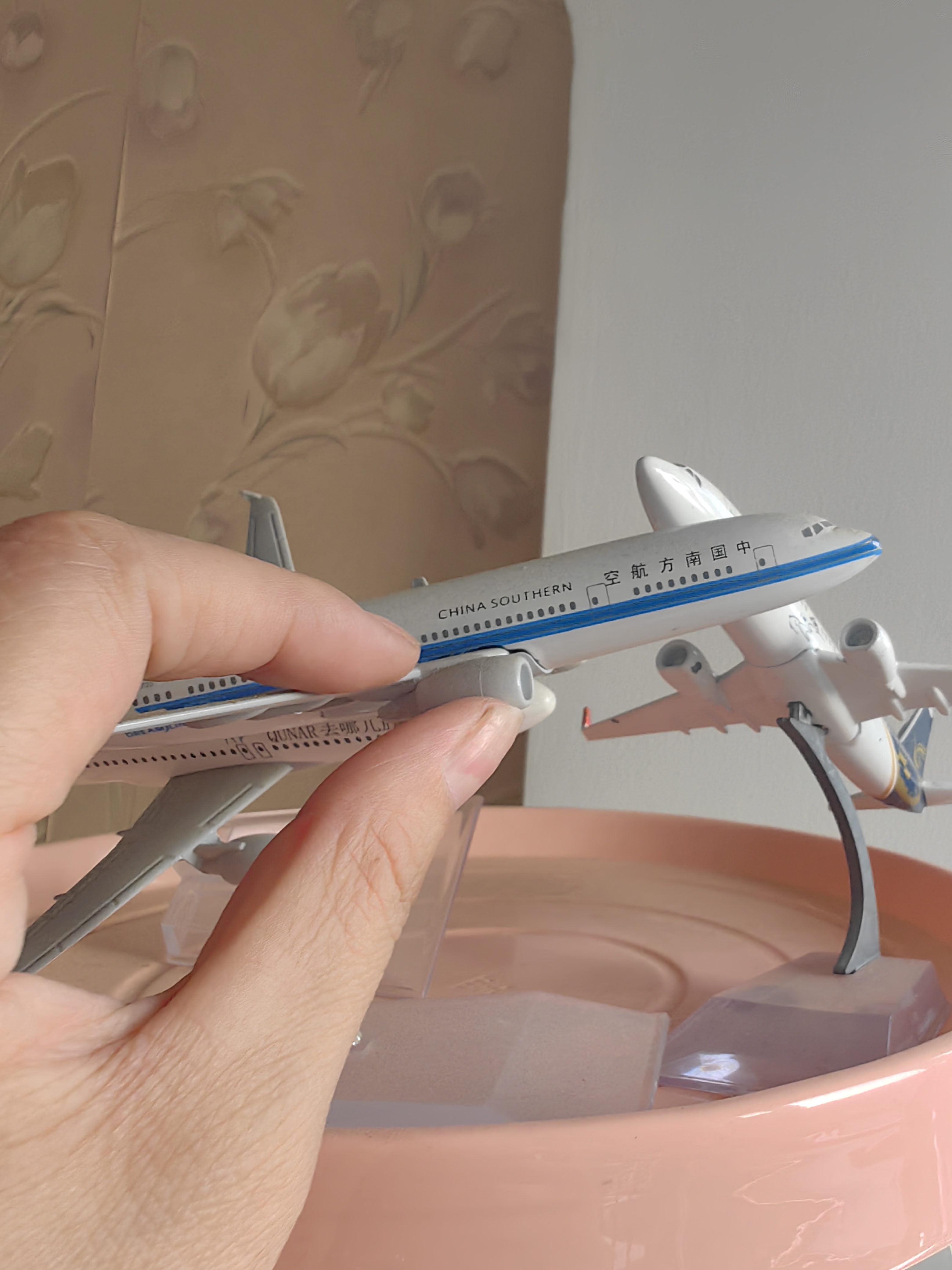 还是实打实地用着737max8飞机!