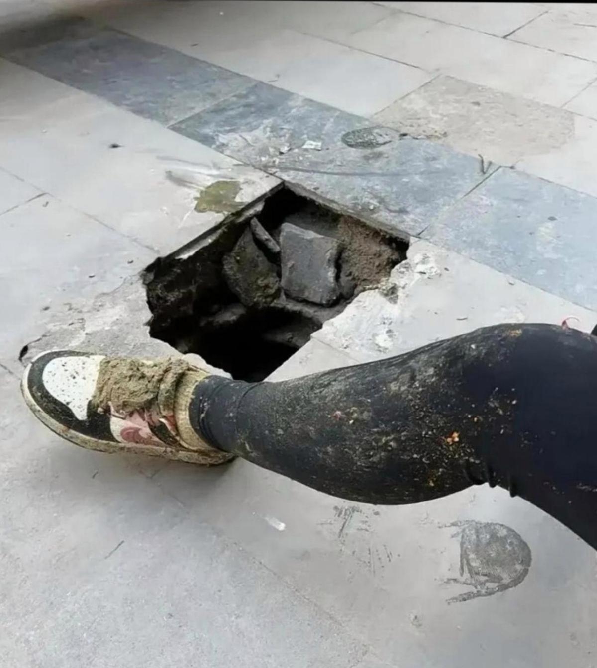 走个路摔成这样,我都不知道找谁说理去,谁能想到