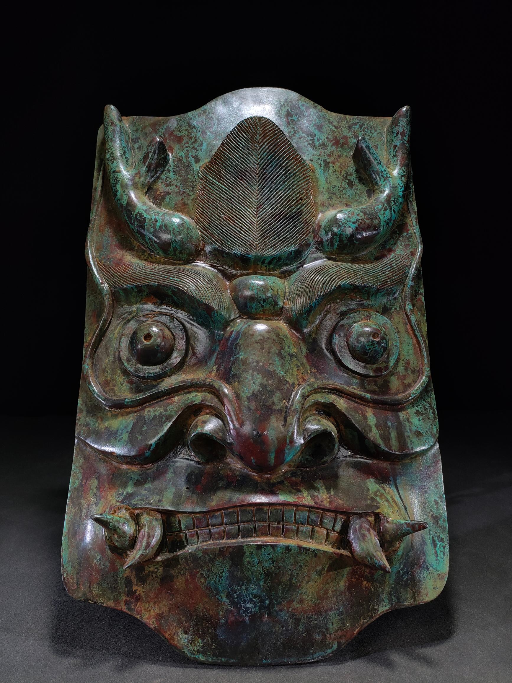 旧藏ー战国时期青铜器四大神兽盾牌一套