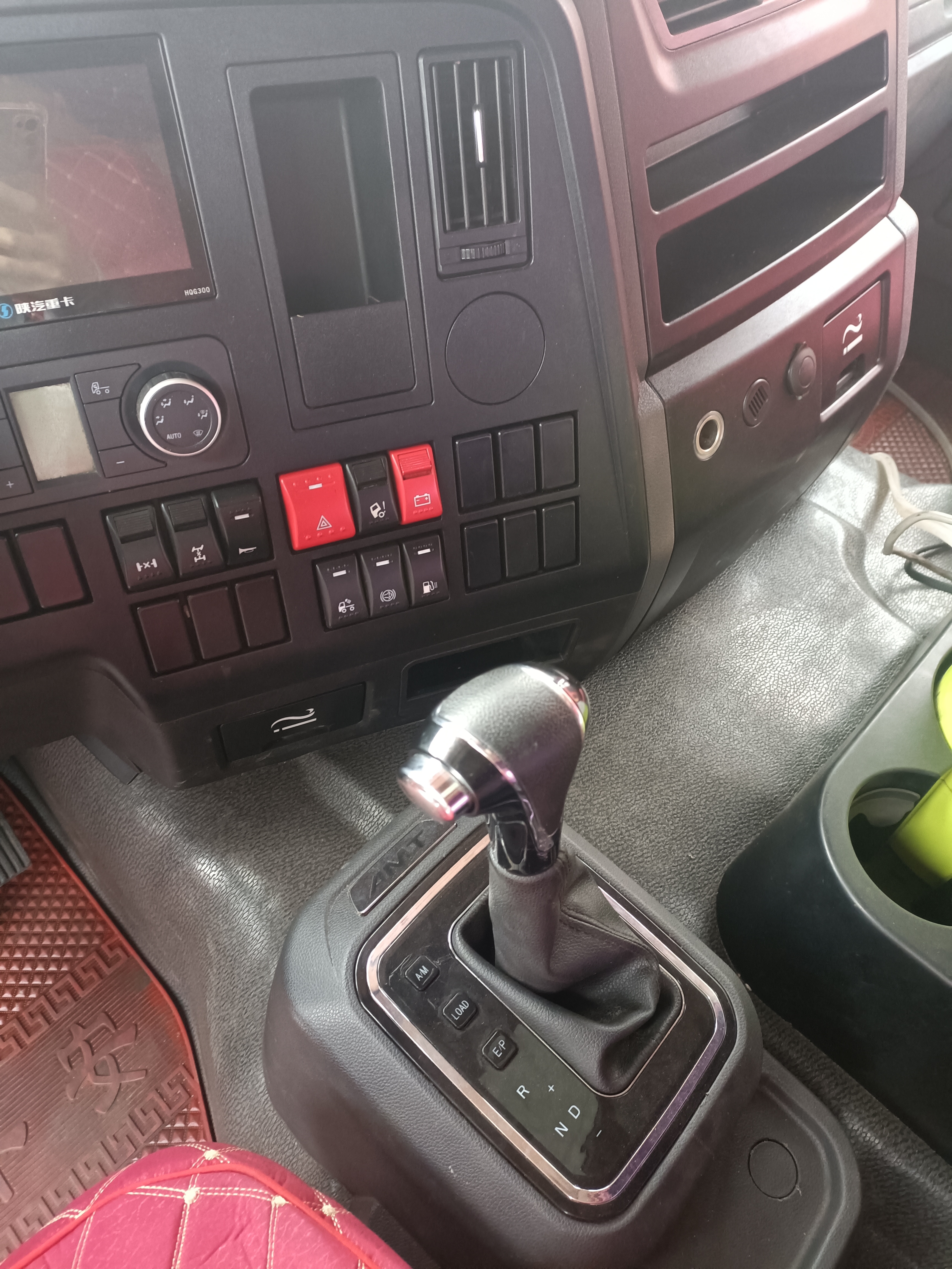 陕汽德龙x3000  二手牵引车  21年3月份 460马力,手自一体变速箱,带液