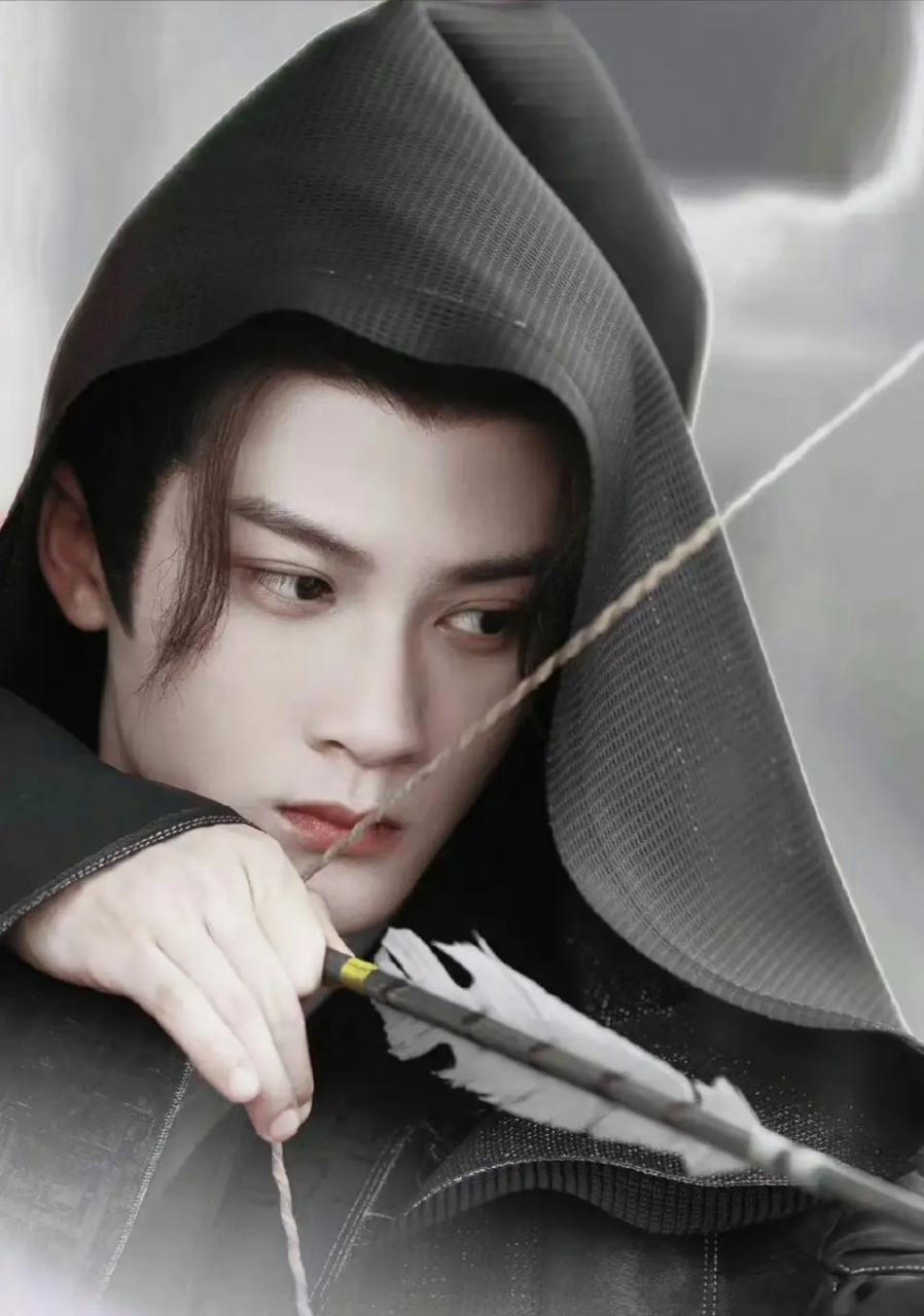 银发飘飘的也有可能是帅哥!